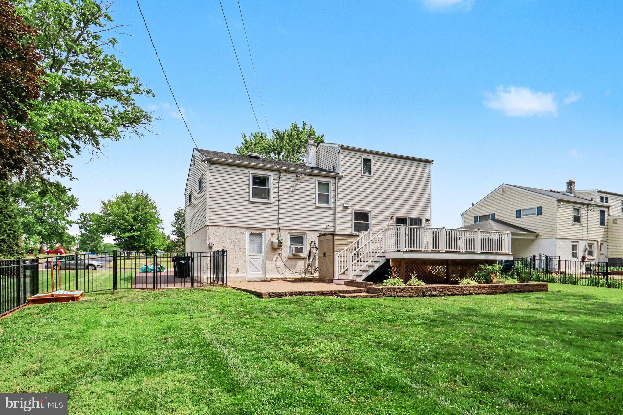 LANSDALE - Residential