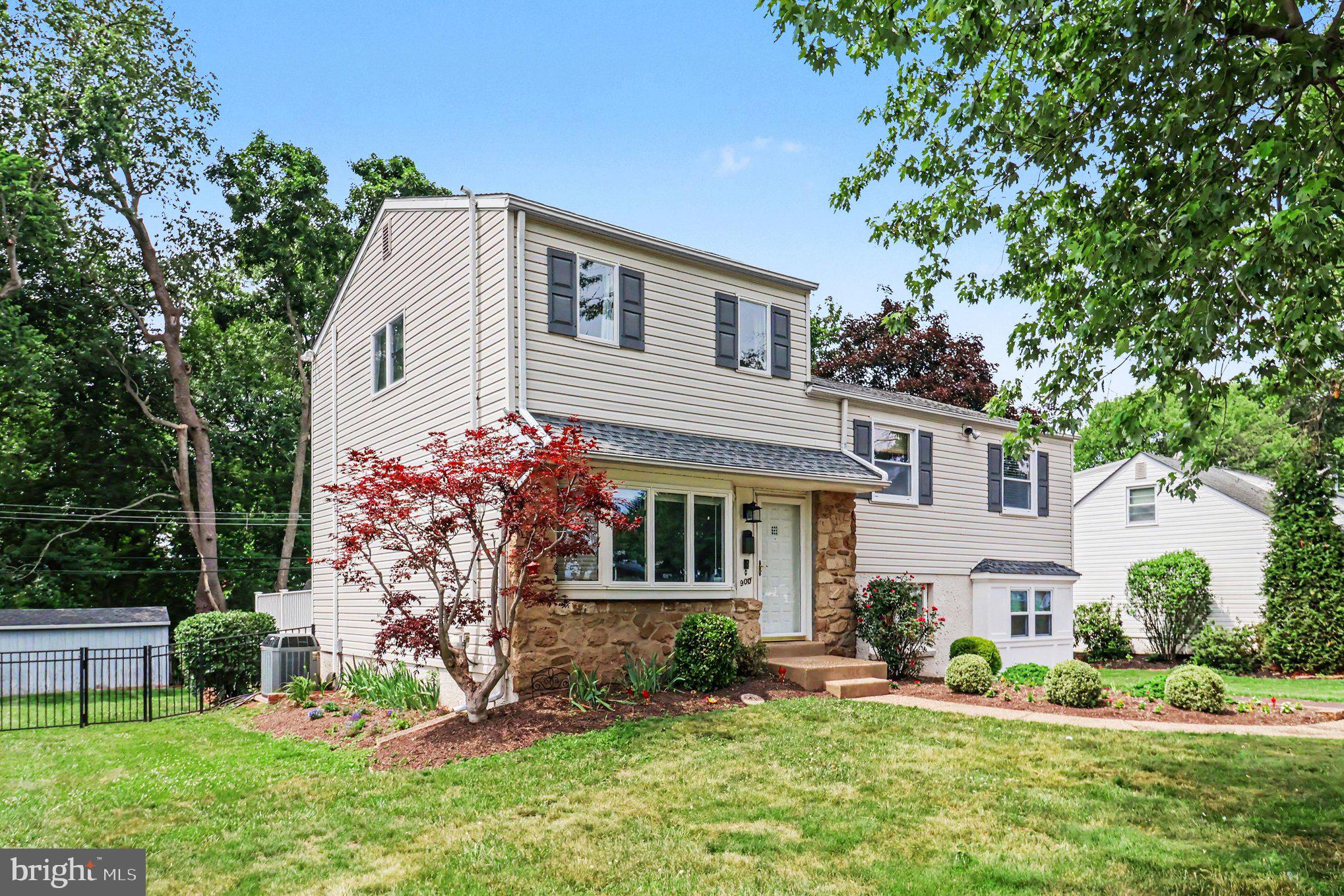 LANSDALE - Residential