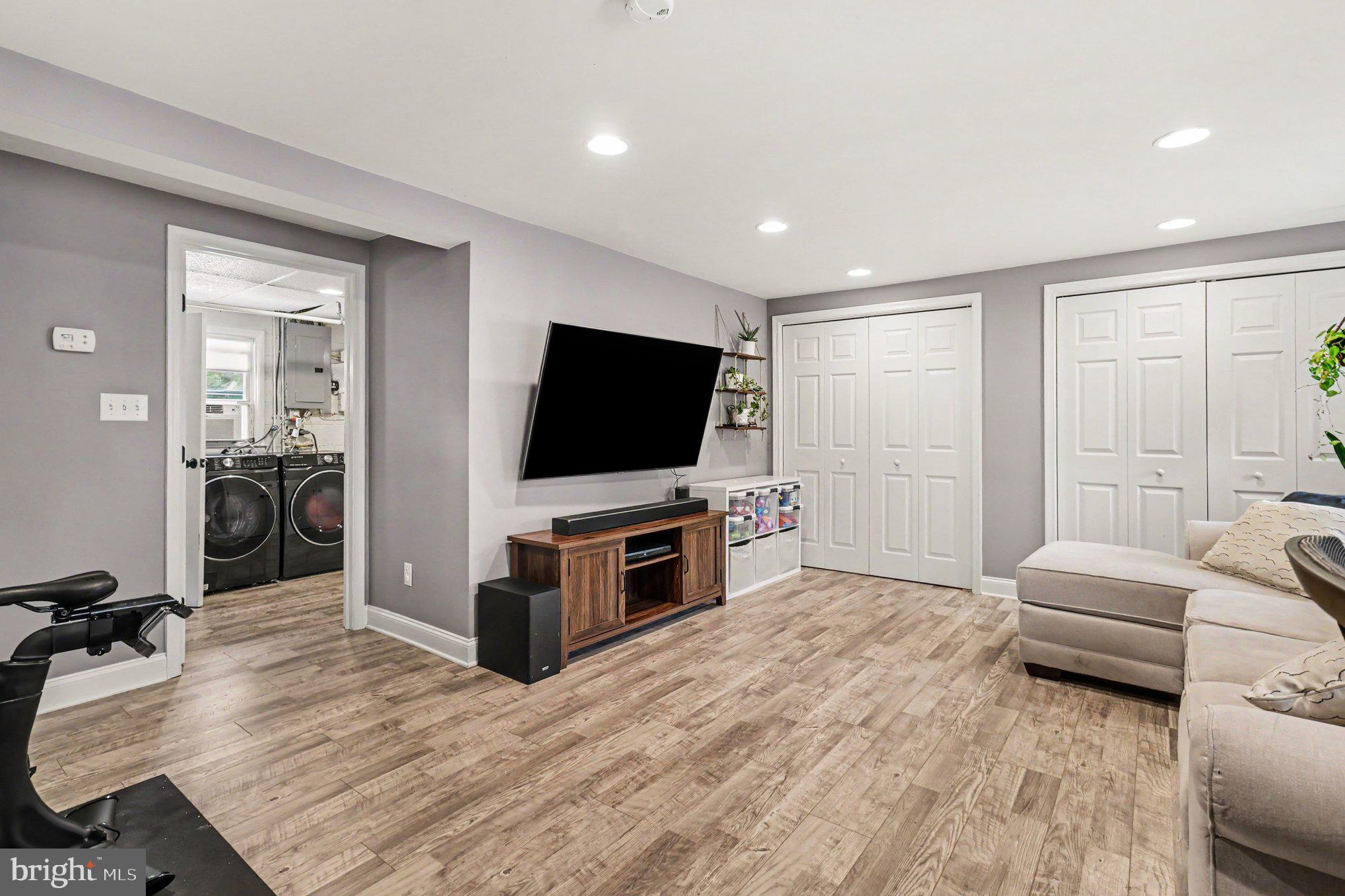 LANSDALE - Residential