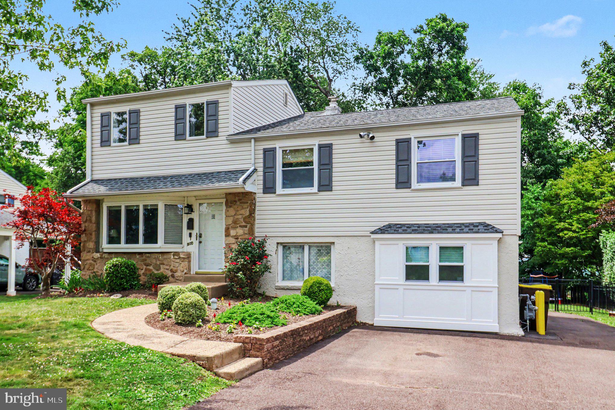 LANSDALE - Residential