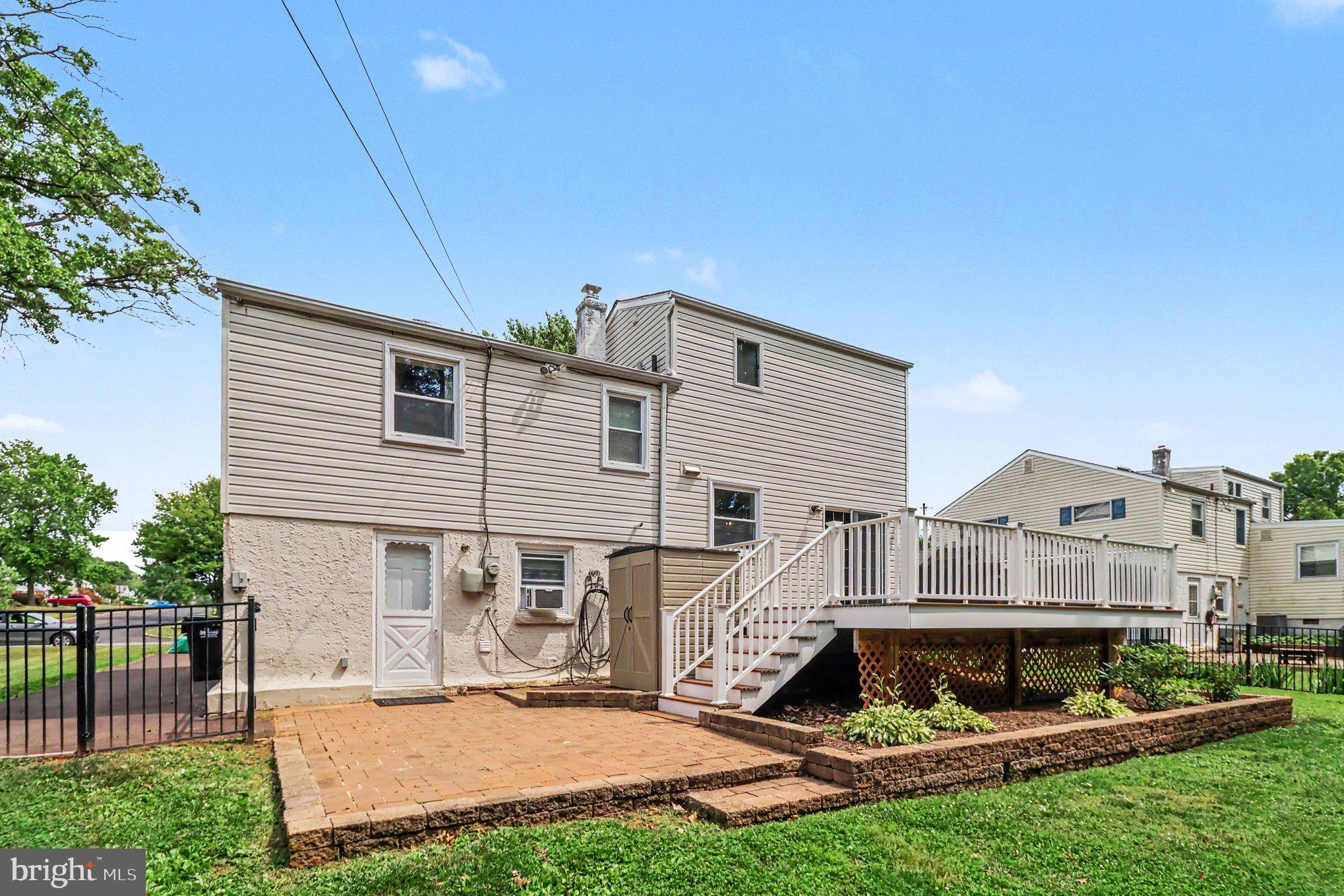 LANSDALE - Residential
