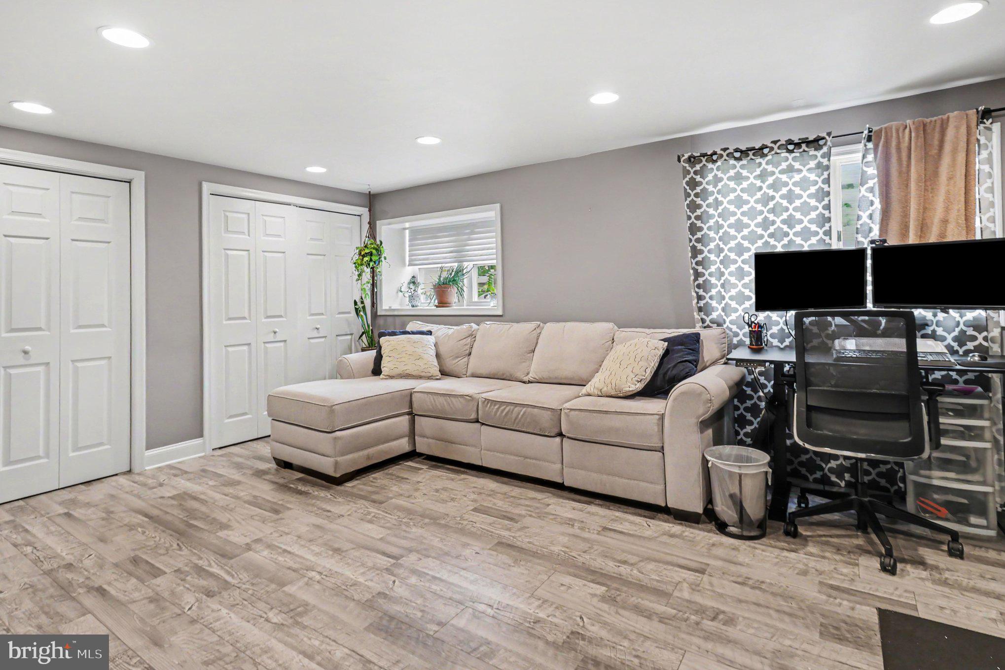 LANSDALE - Residential