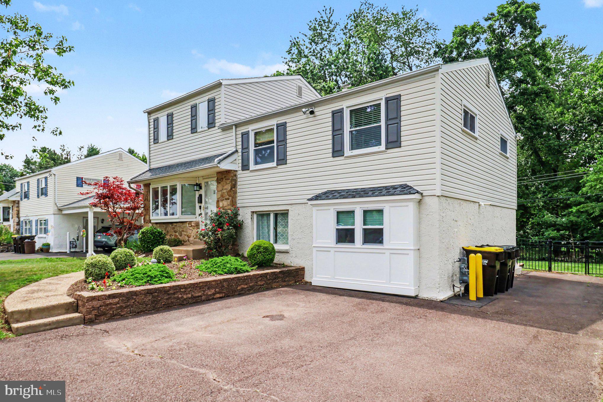 LANSDALE - Residential