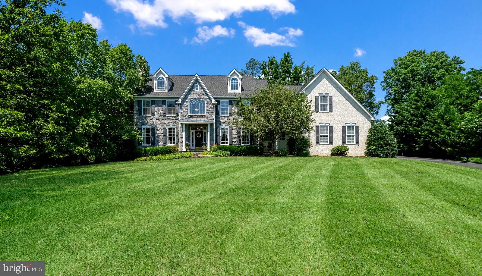 PONDVIEW - Residential