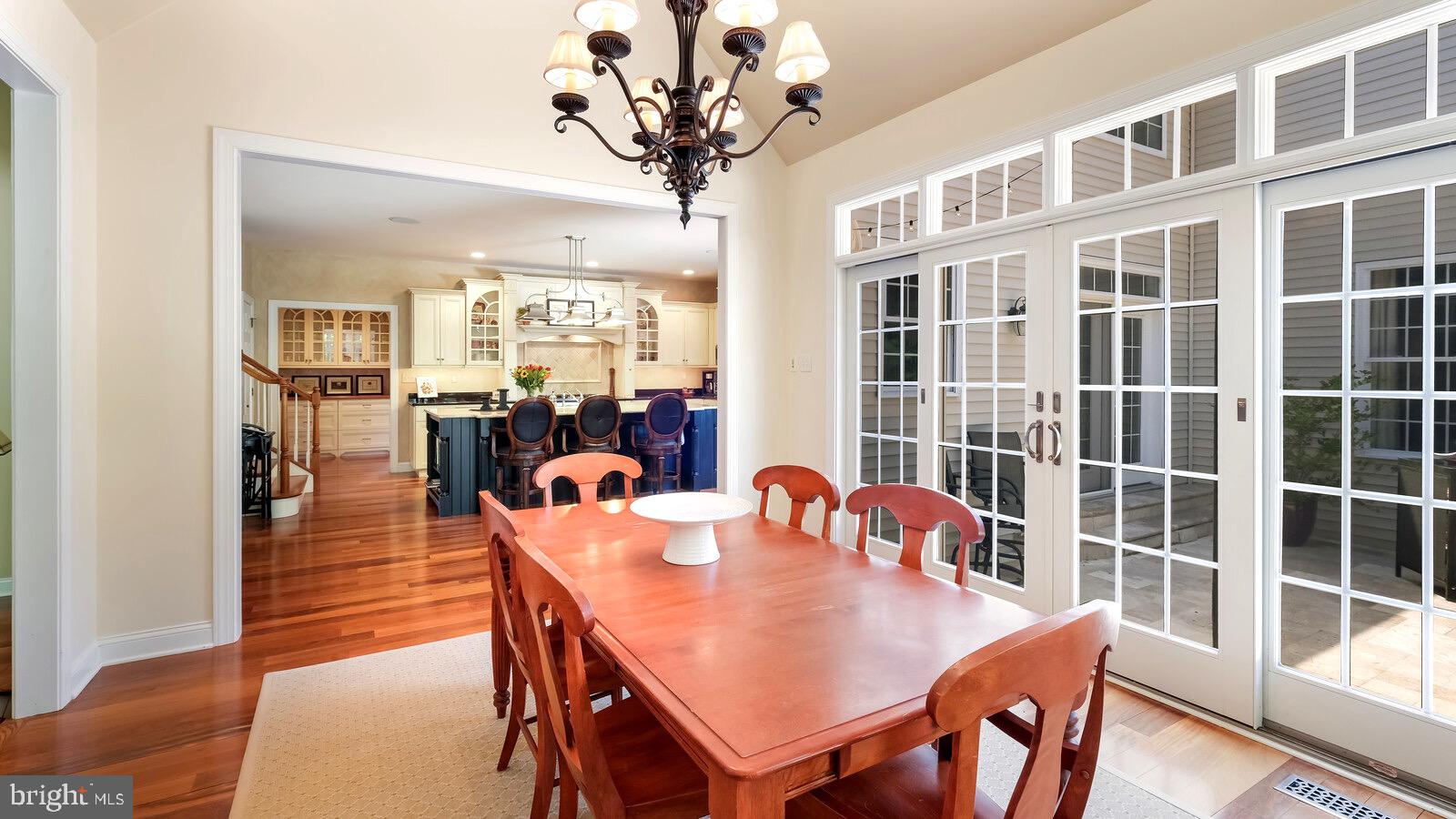 PONDVIEW - Residential