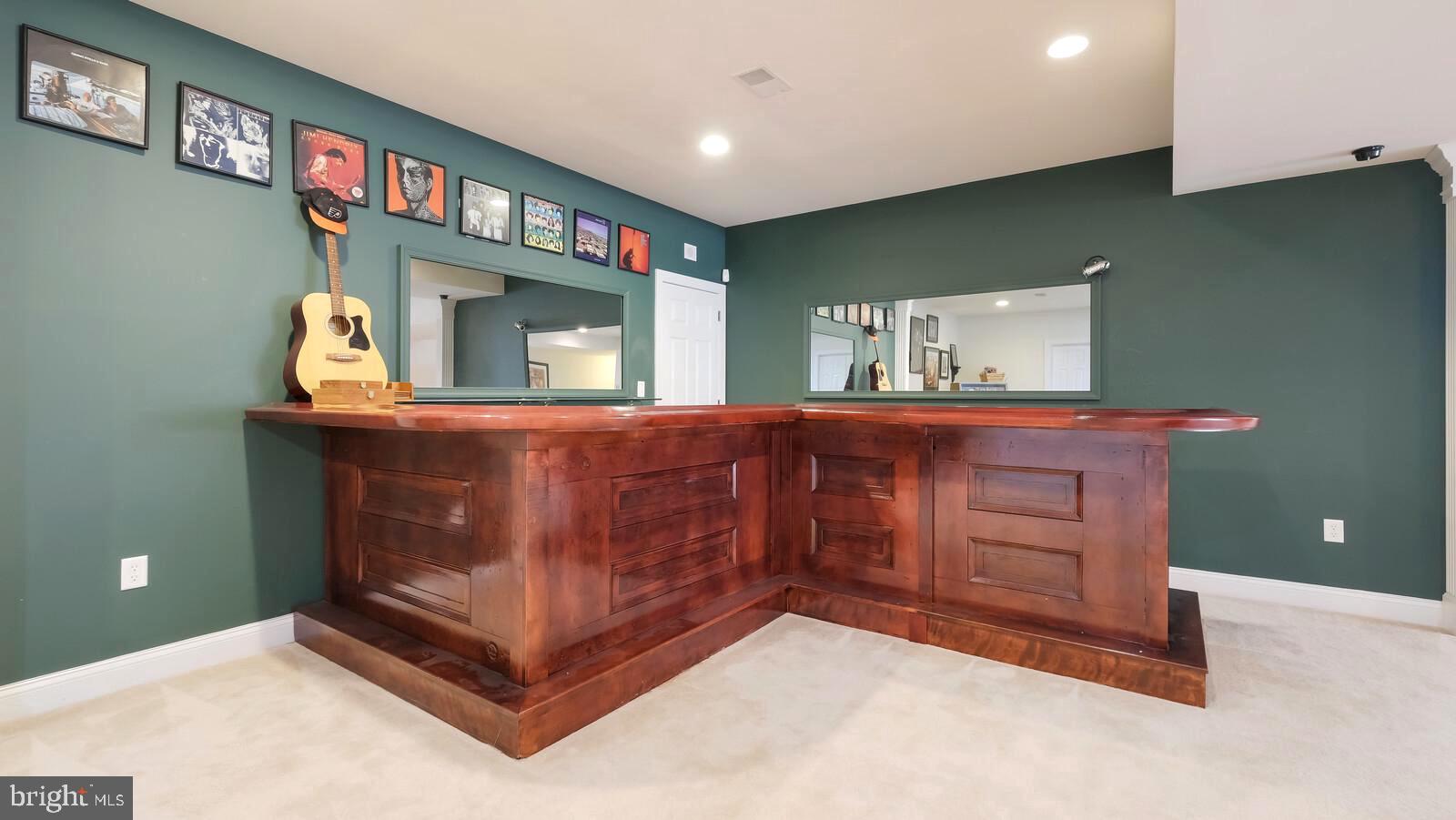 PONDVIEW - Residential