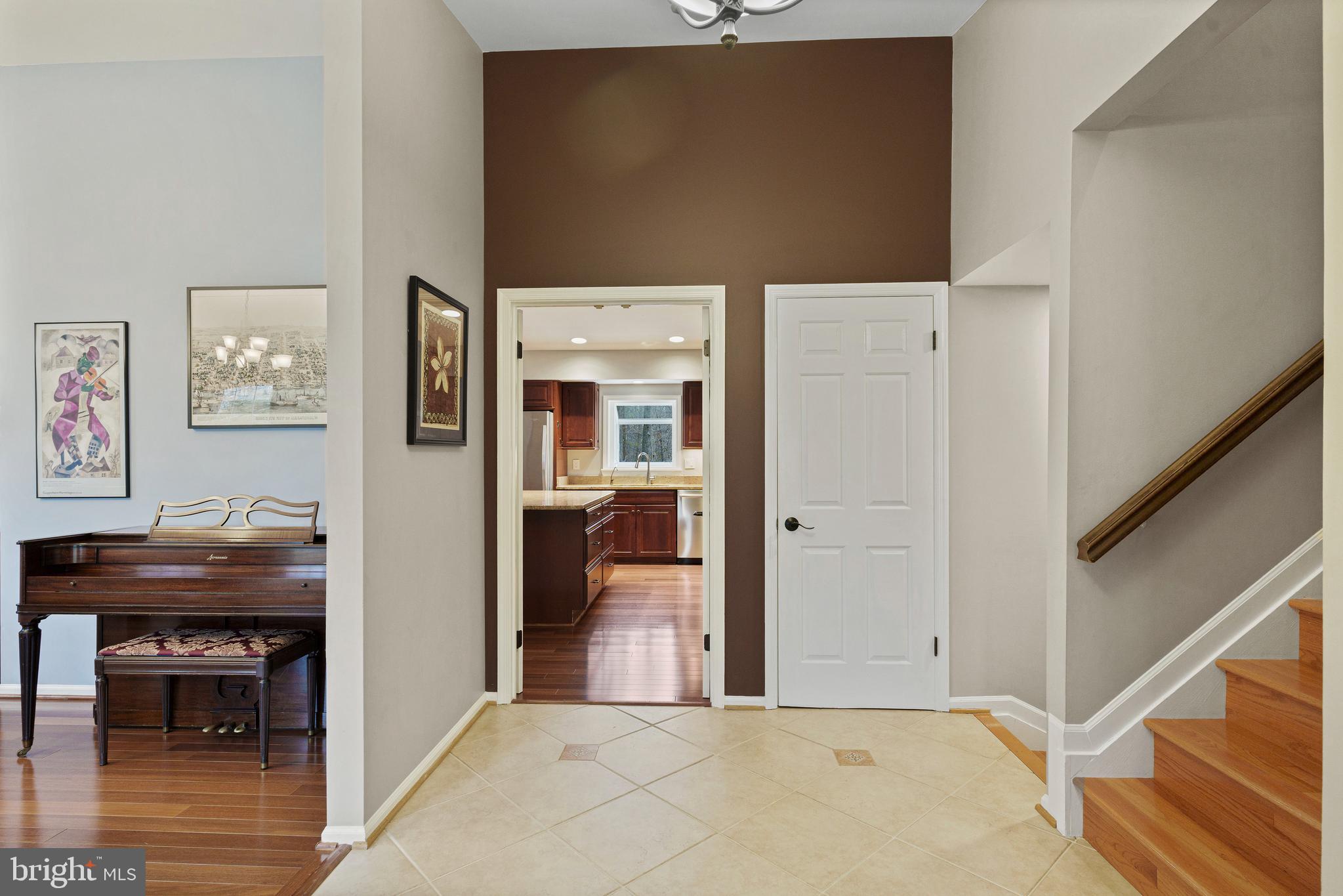 LAKEWOOD HILLS - Residential