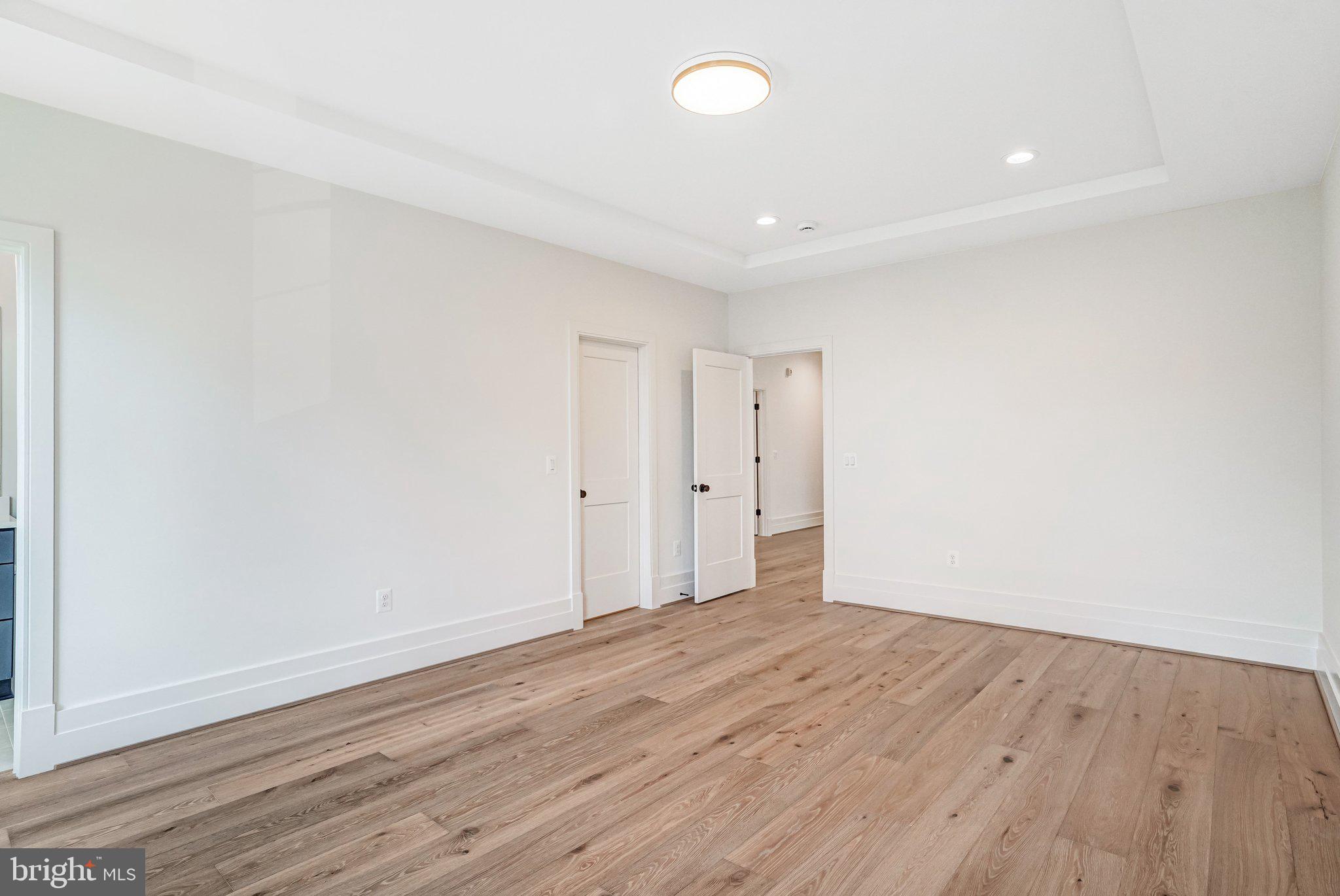 COUNTRY ACRES - Residential