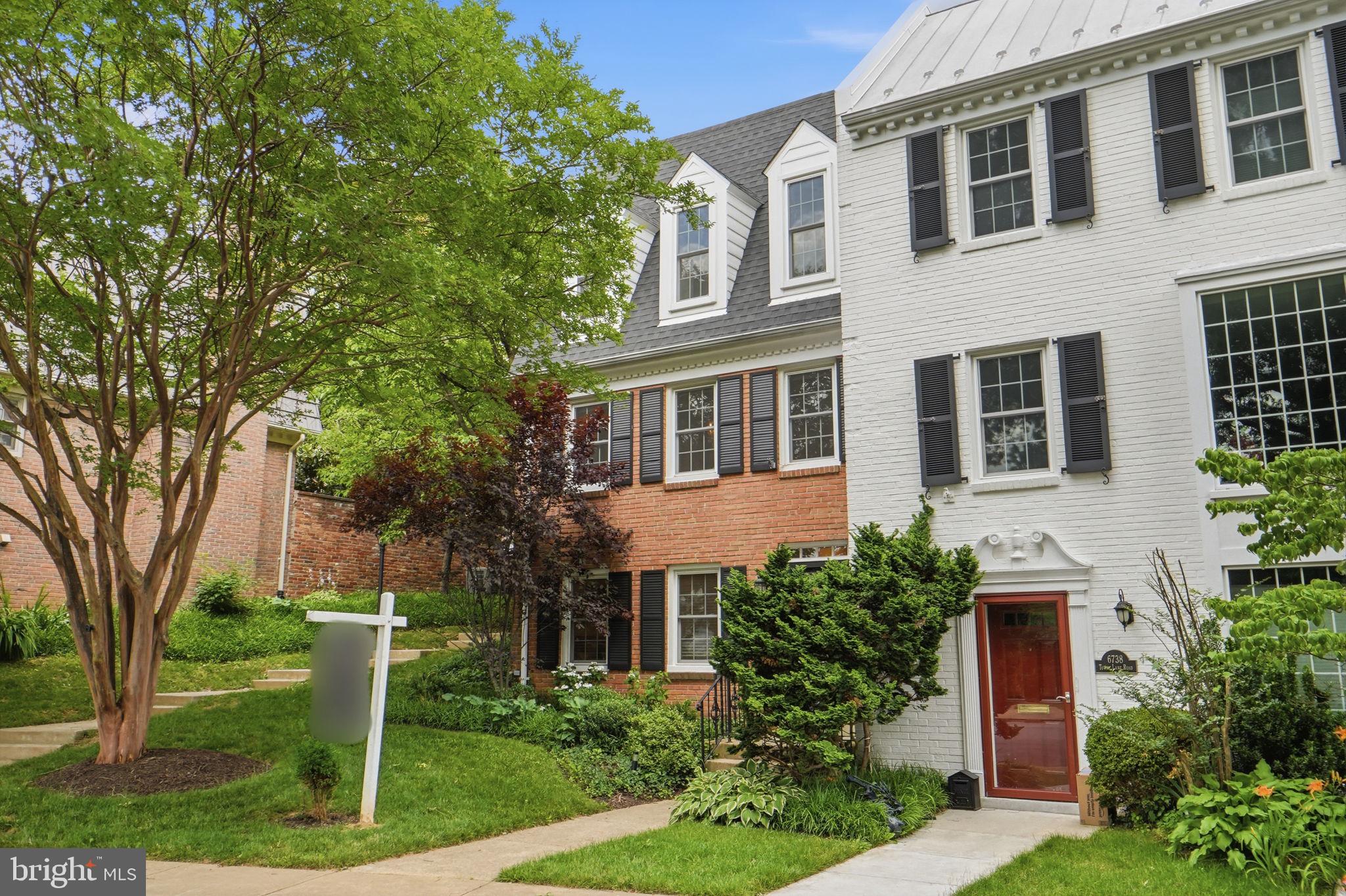 KINGS MANOR TOWNE HOUSES - Residential