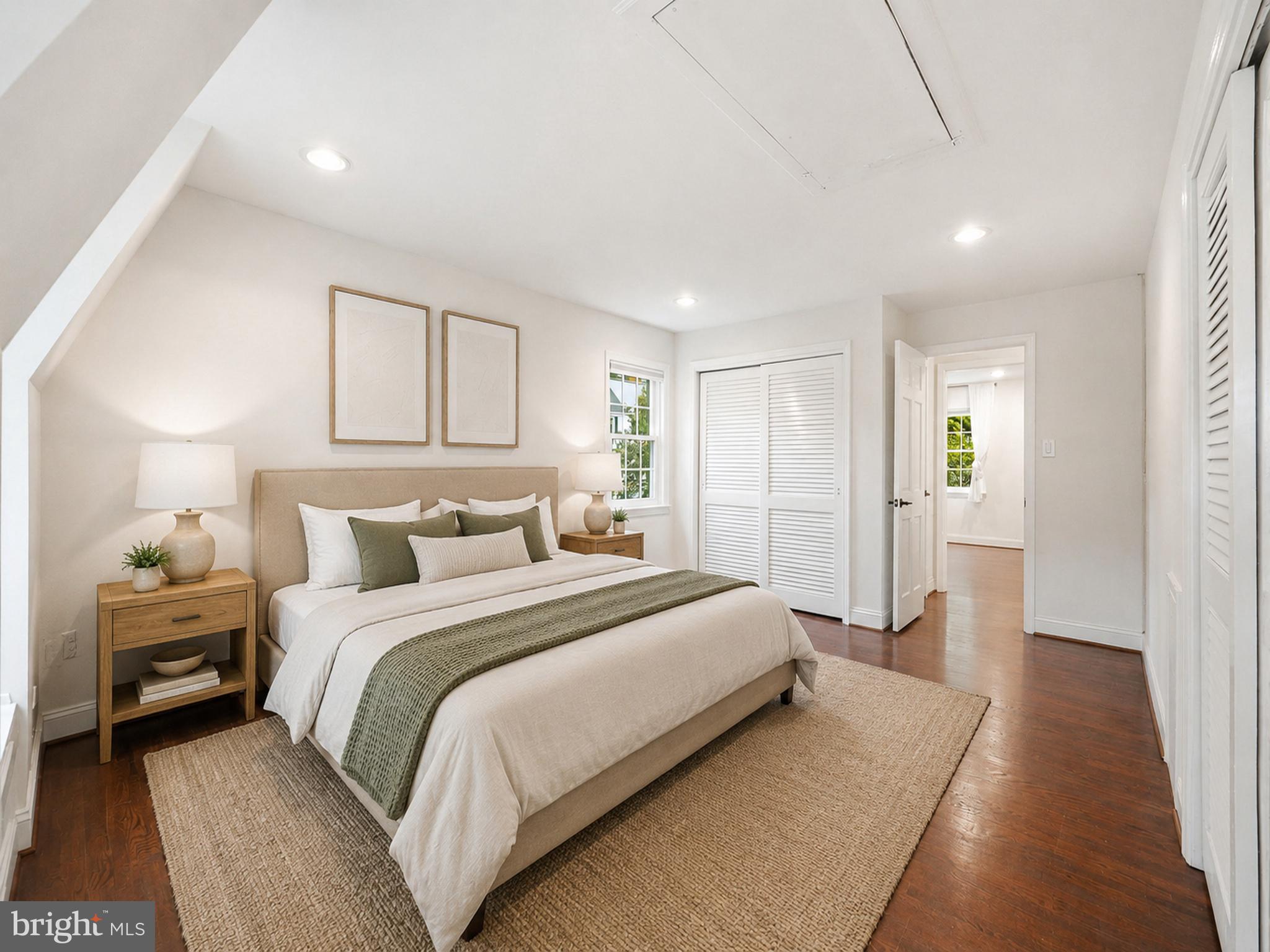 KINGS MANOR TOWNE HOUSES - Residential