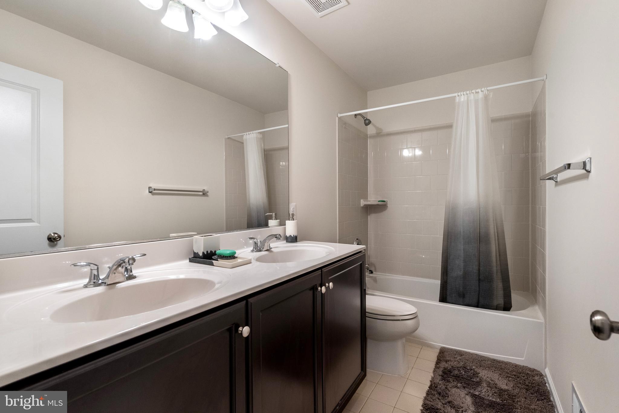 TALLYN RIDGE - Residential