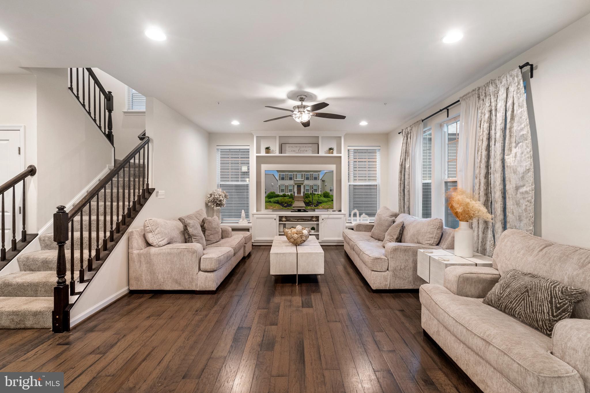 TALLYN RIDGE - Residential