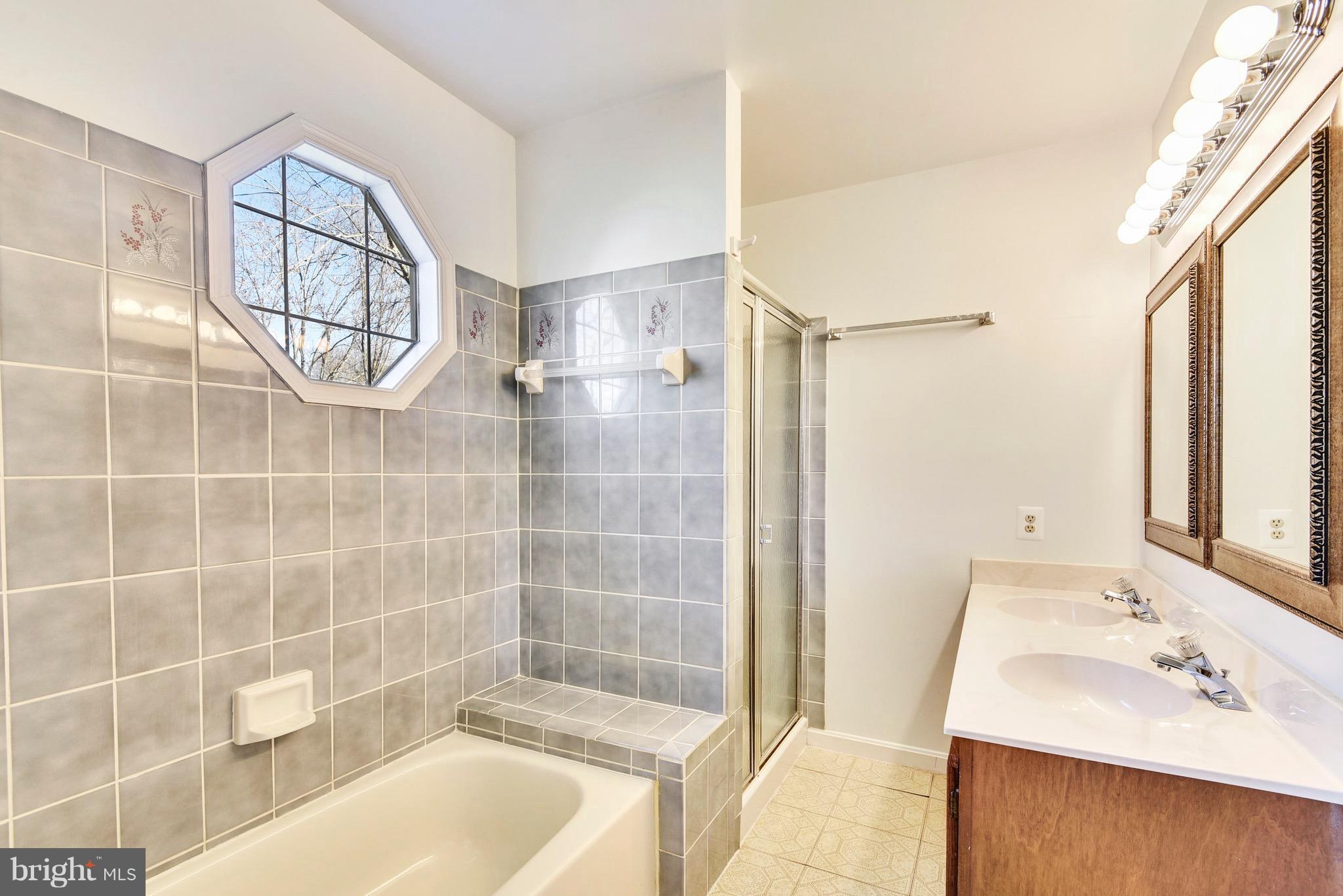 OLNEY OAKS - Residential