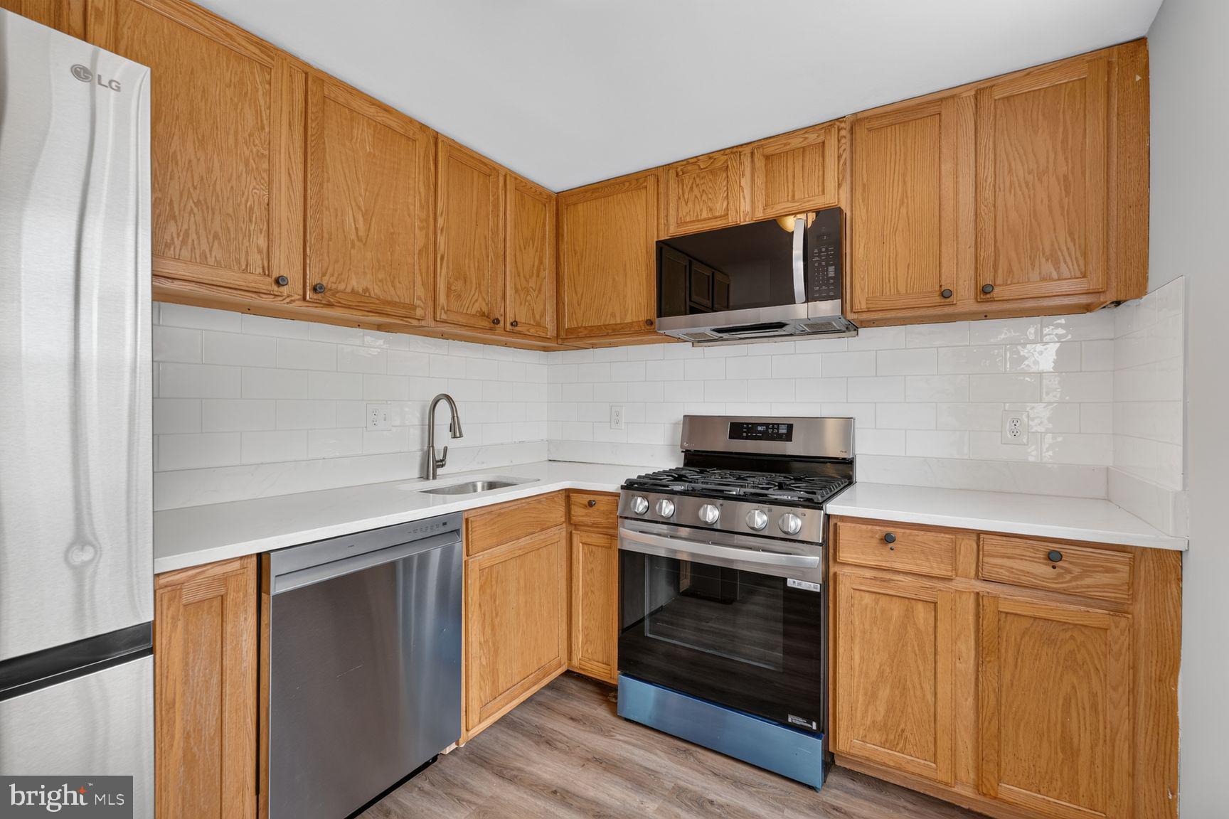 PINEWOOD HILL - Residential