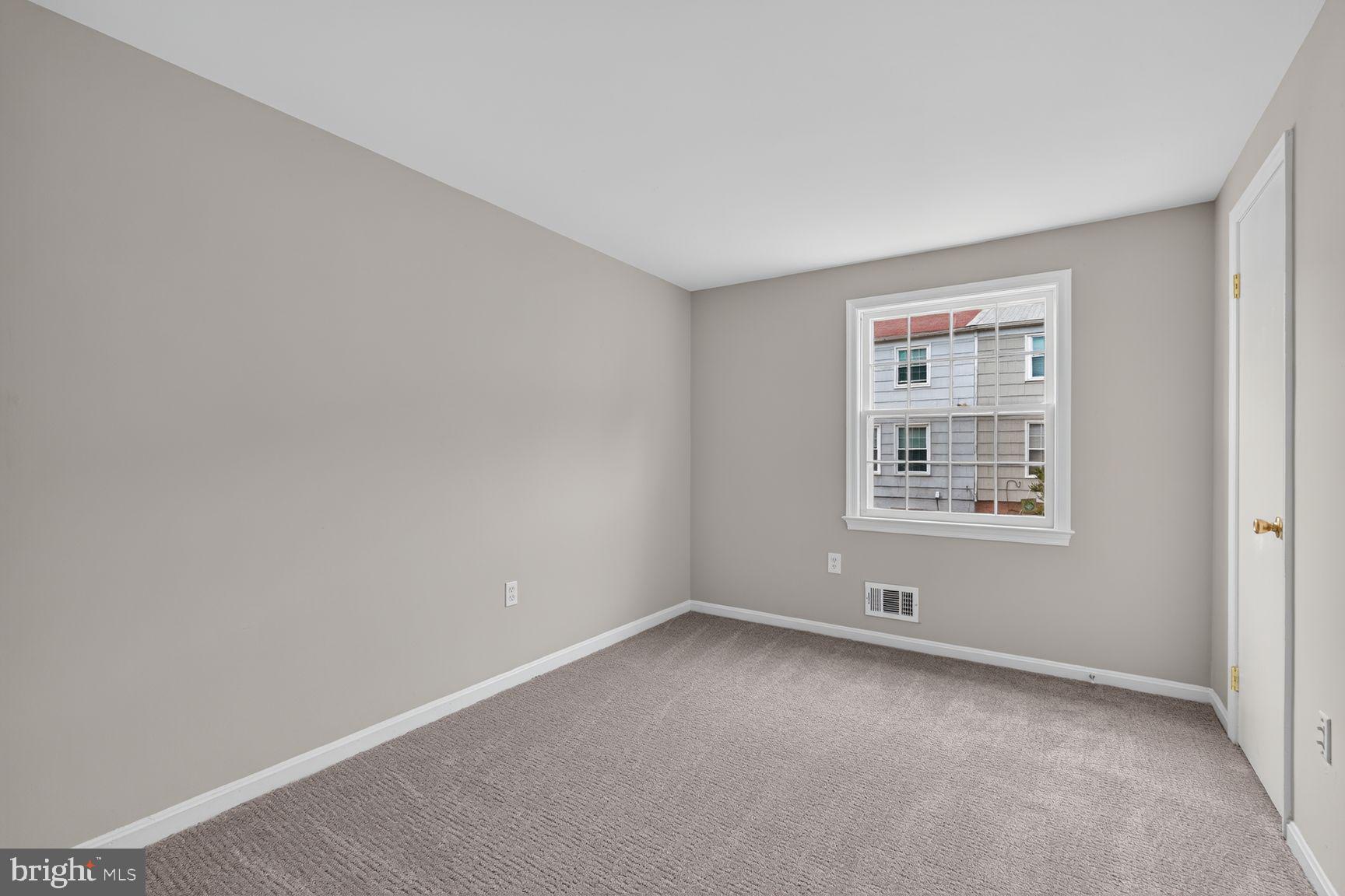 PINEWOOD HILL - Residential