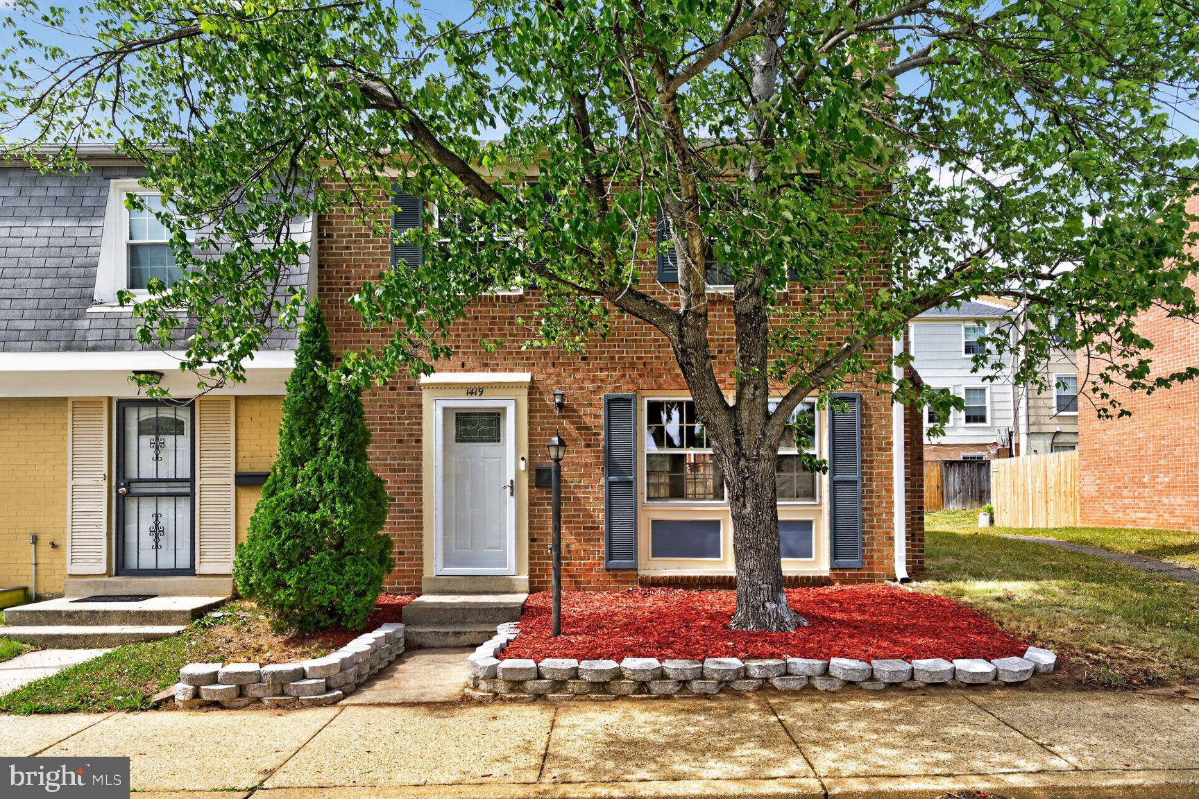 PINEWOOD HILL - Residential