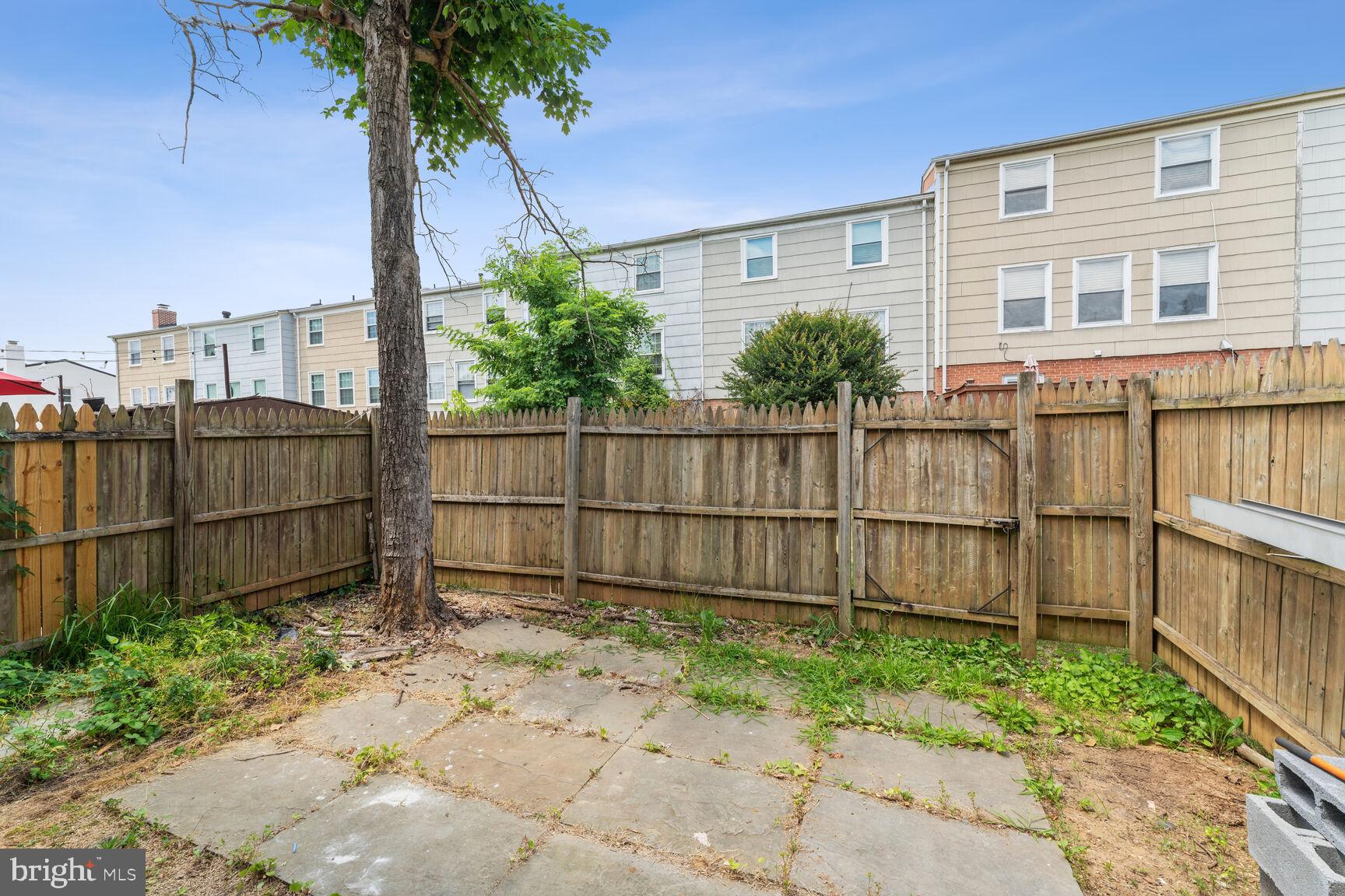 PINEWOOD HILL - Residential
