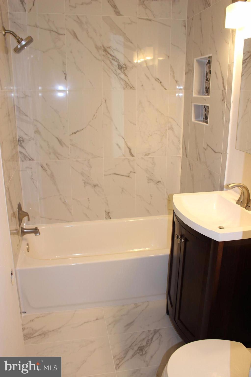 PARKSIDE CONDOMINIUMS - Residential Lease