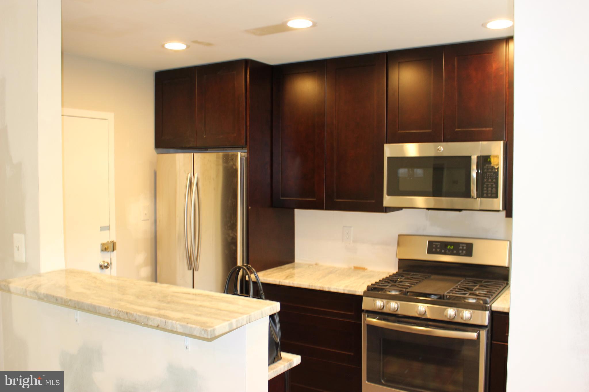 PARKSIDE CONDOMINIUMS - Residential Lease