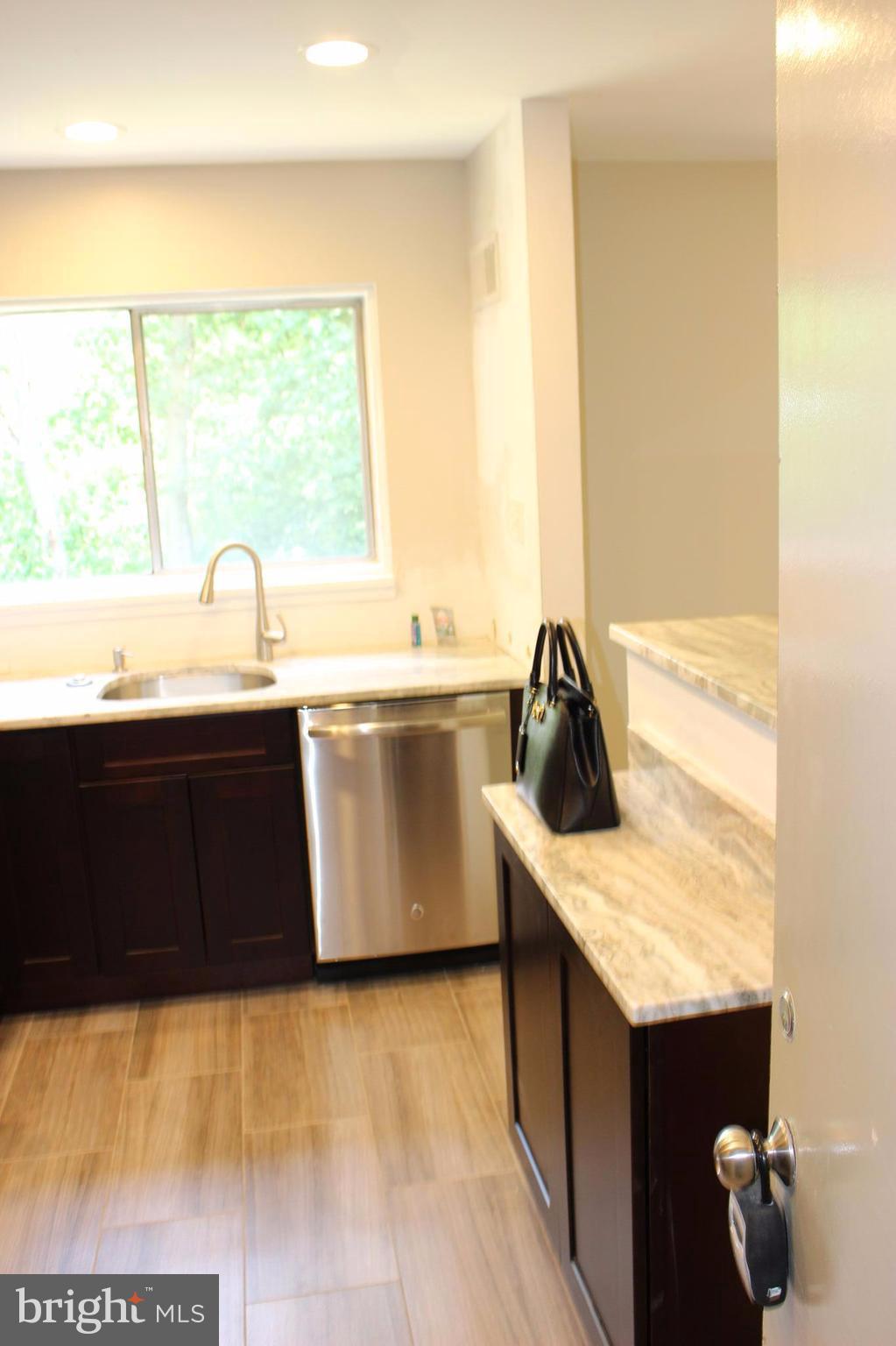 PARKSIDE CONDOMINIUMS - Residential Lease