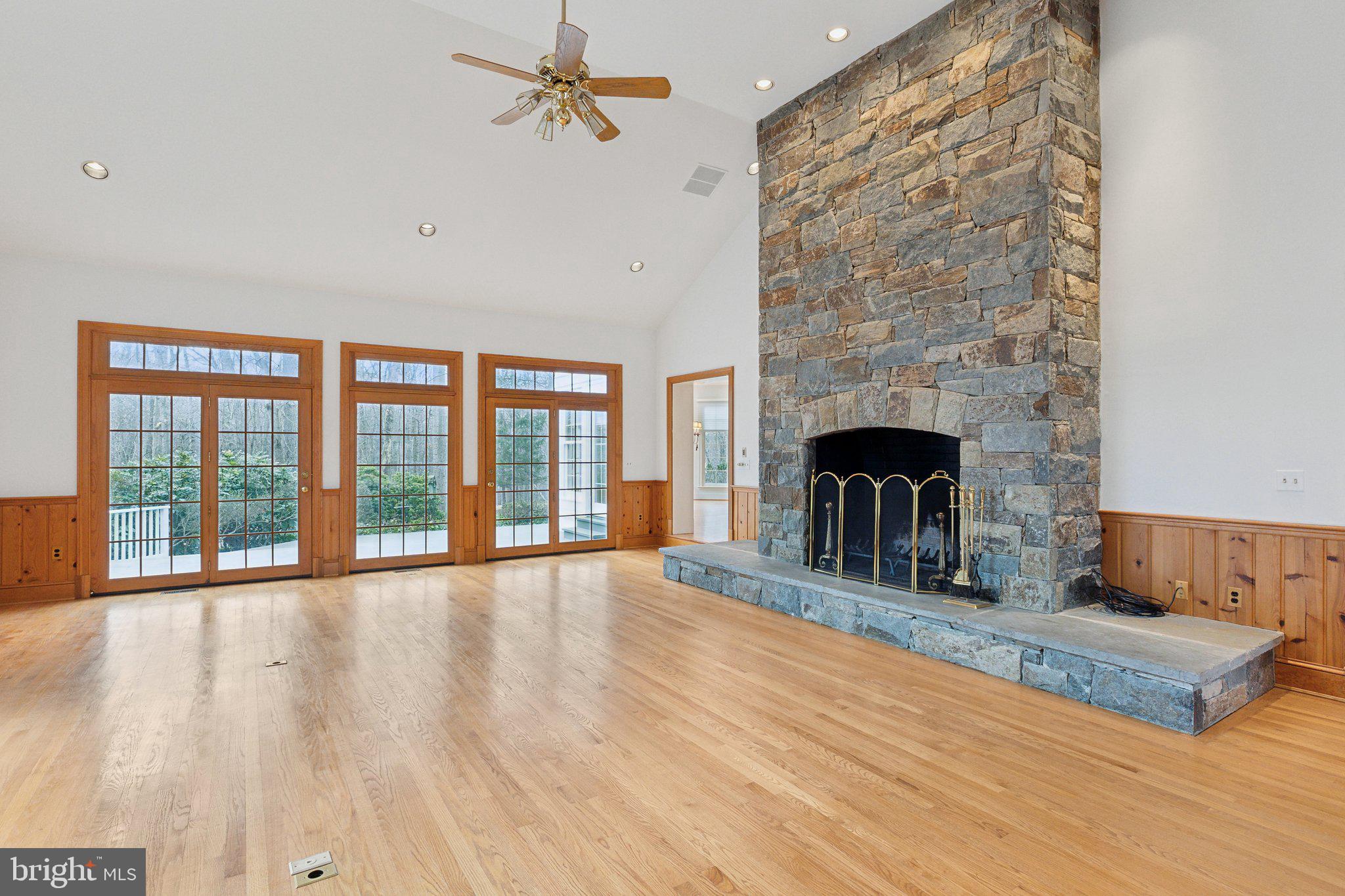 SPRING MEADOWS - Residential