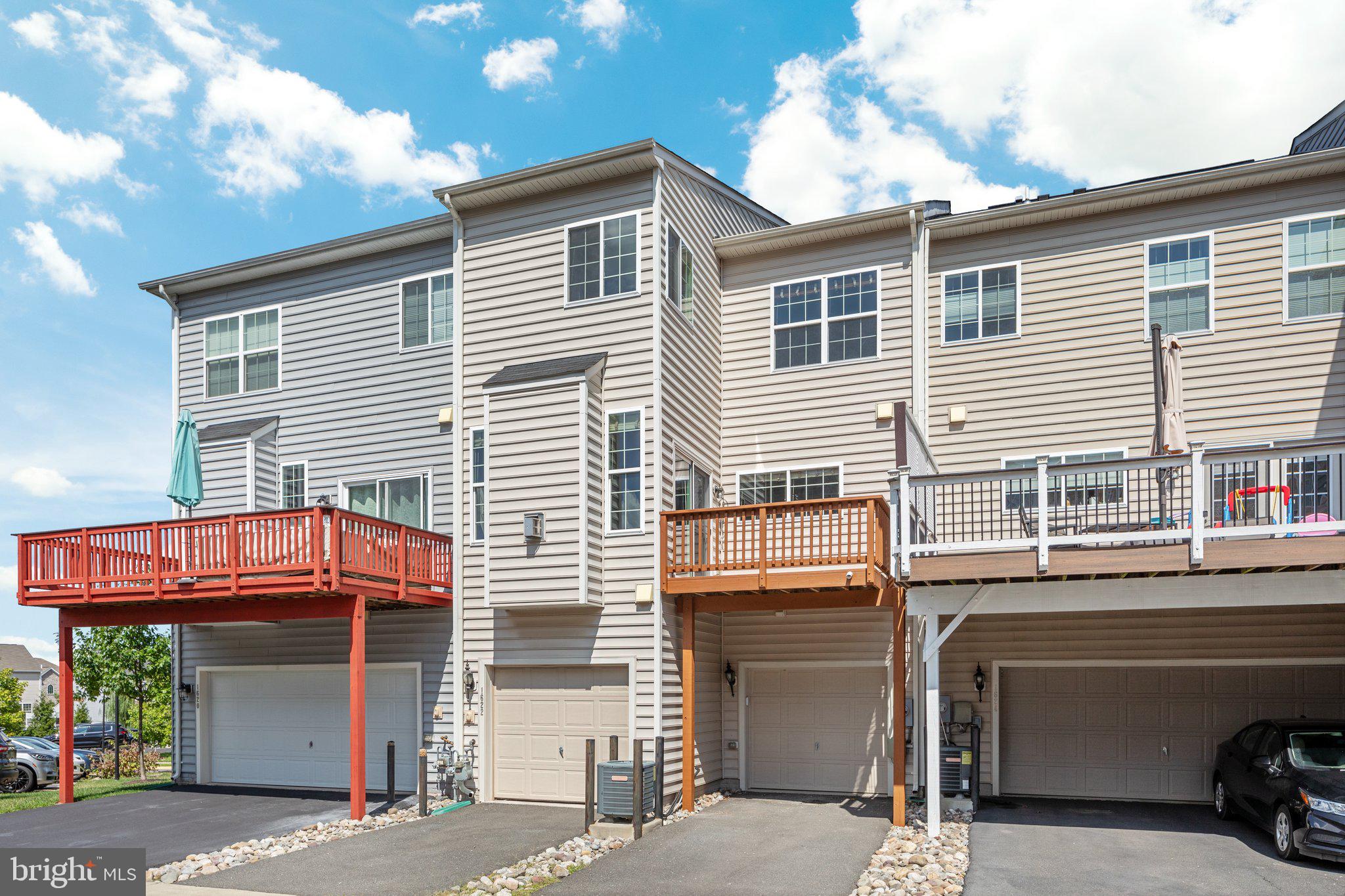RIVER POINTE - Residential