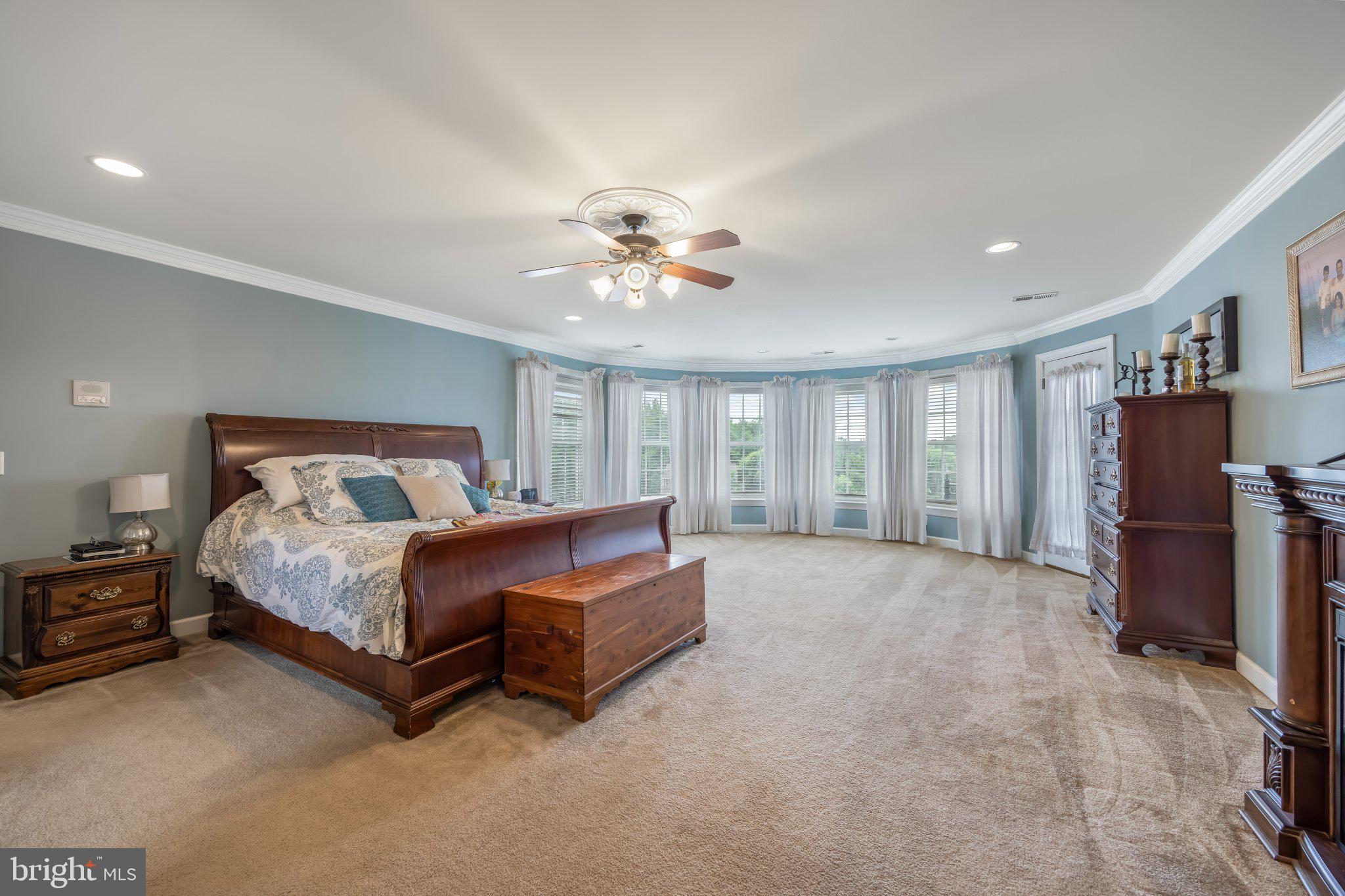 EQUESTRIAN ESTATES - Residential