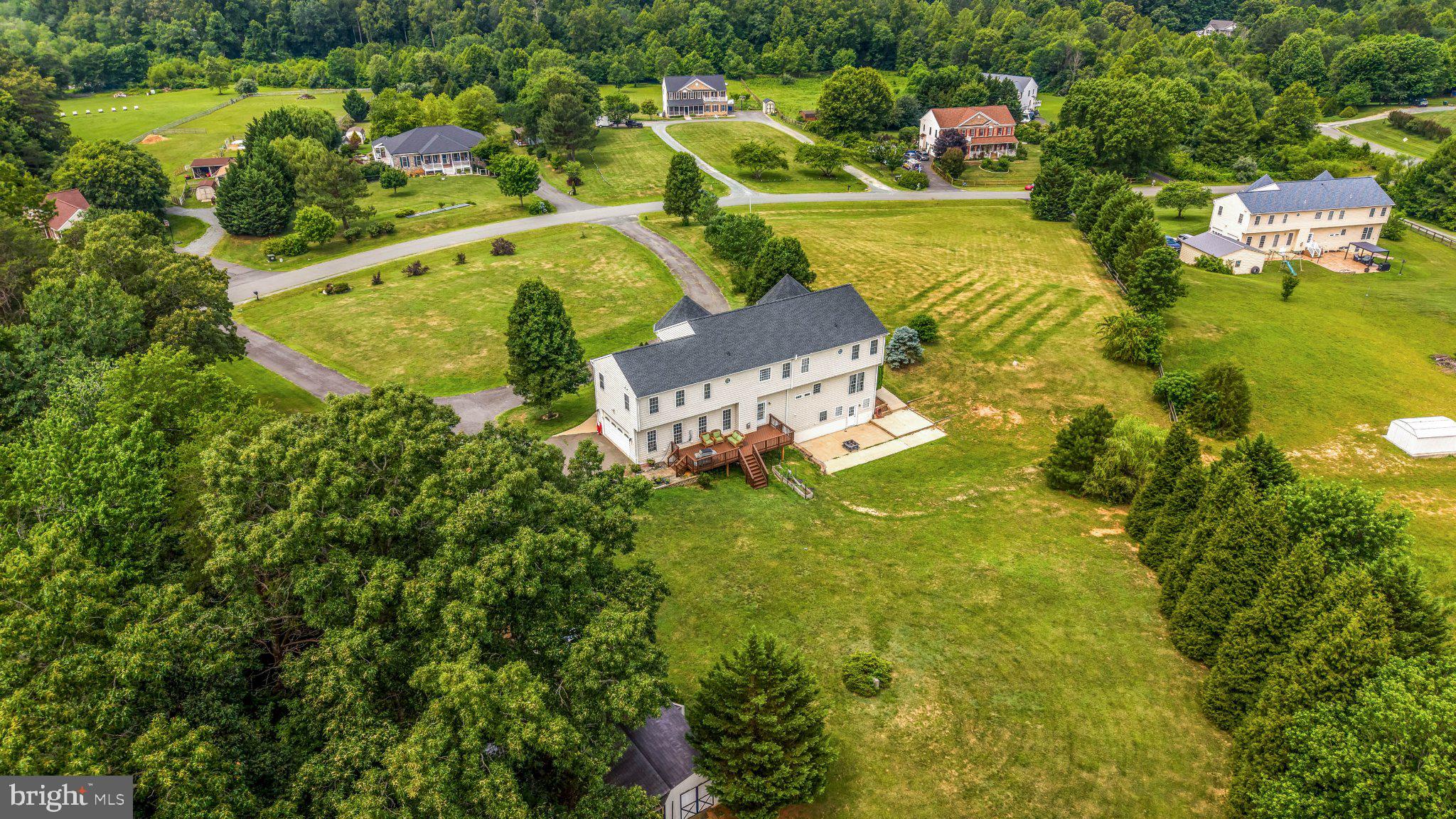 EQUESTRIAN ESTATES - Residential