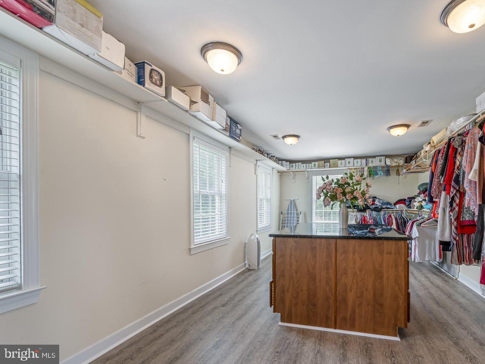 EQUESTRIAN ESTATES - Residential