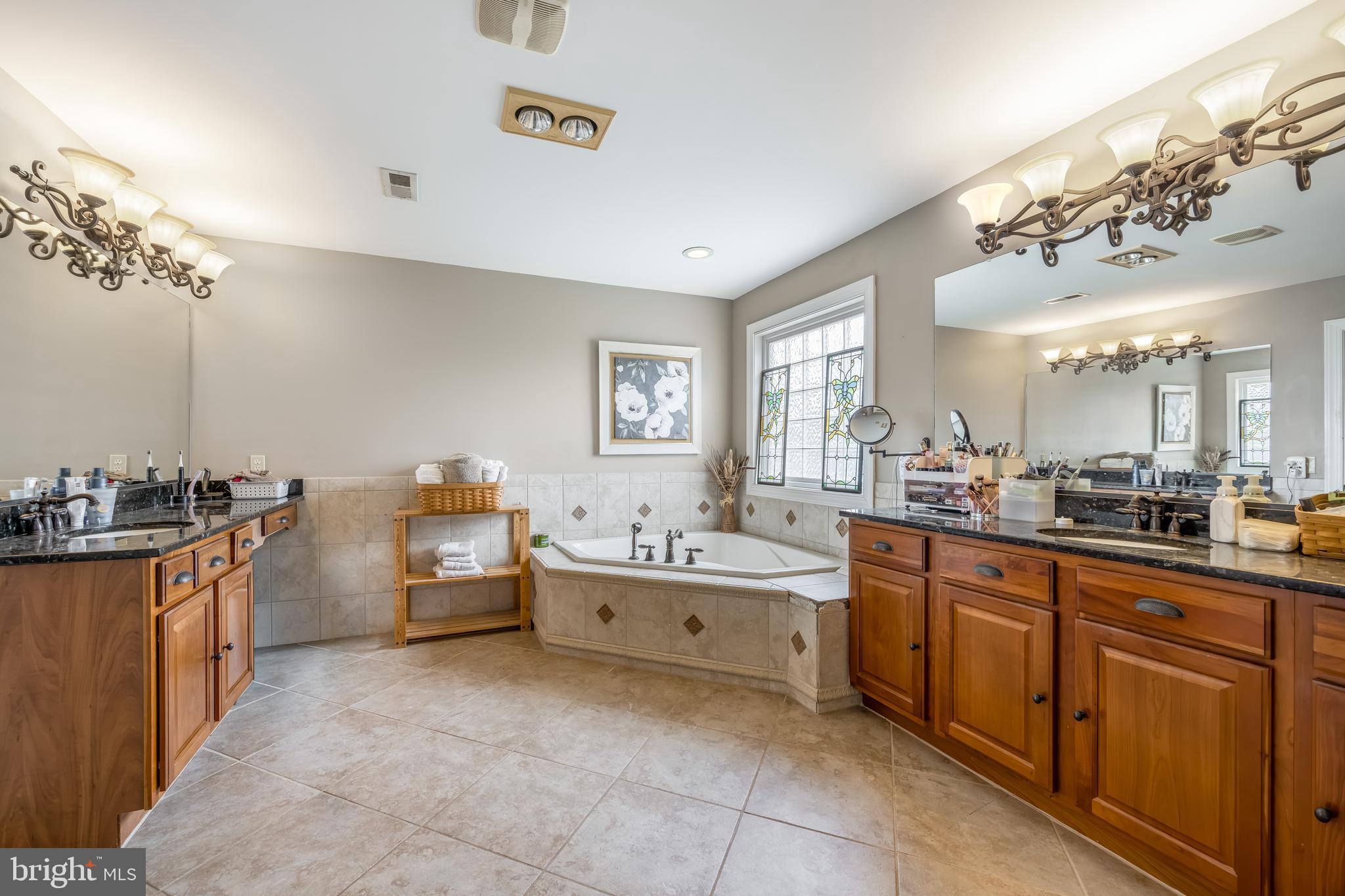 EQUESTRIAN ESTATES - Residential
