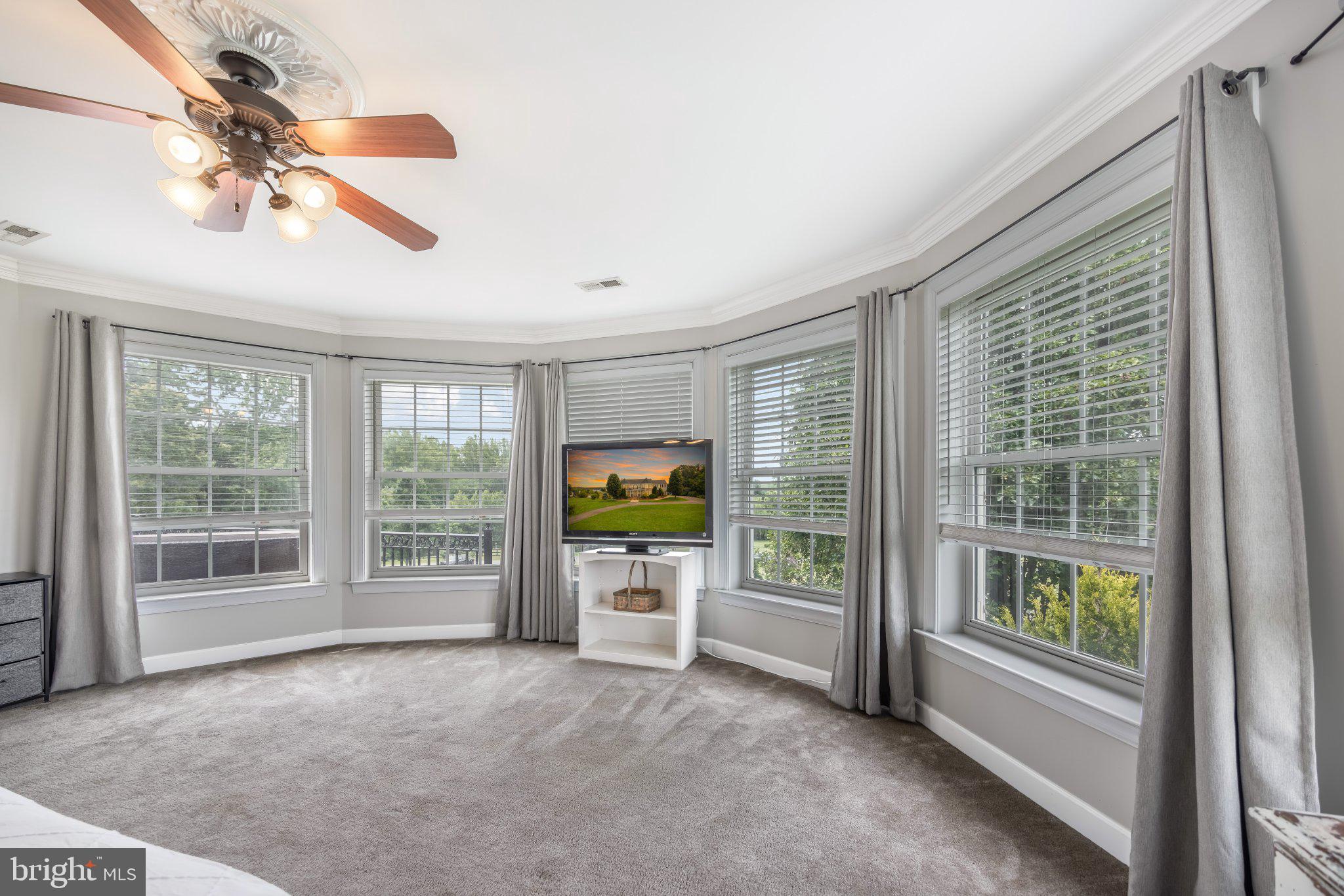 EQUESTRIAN ESTATES - Residential