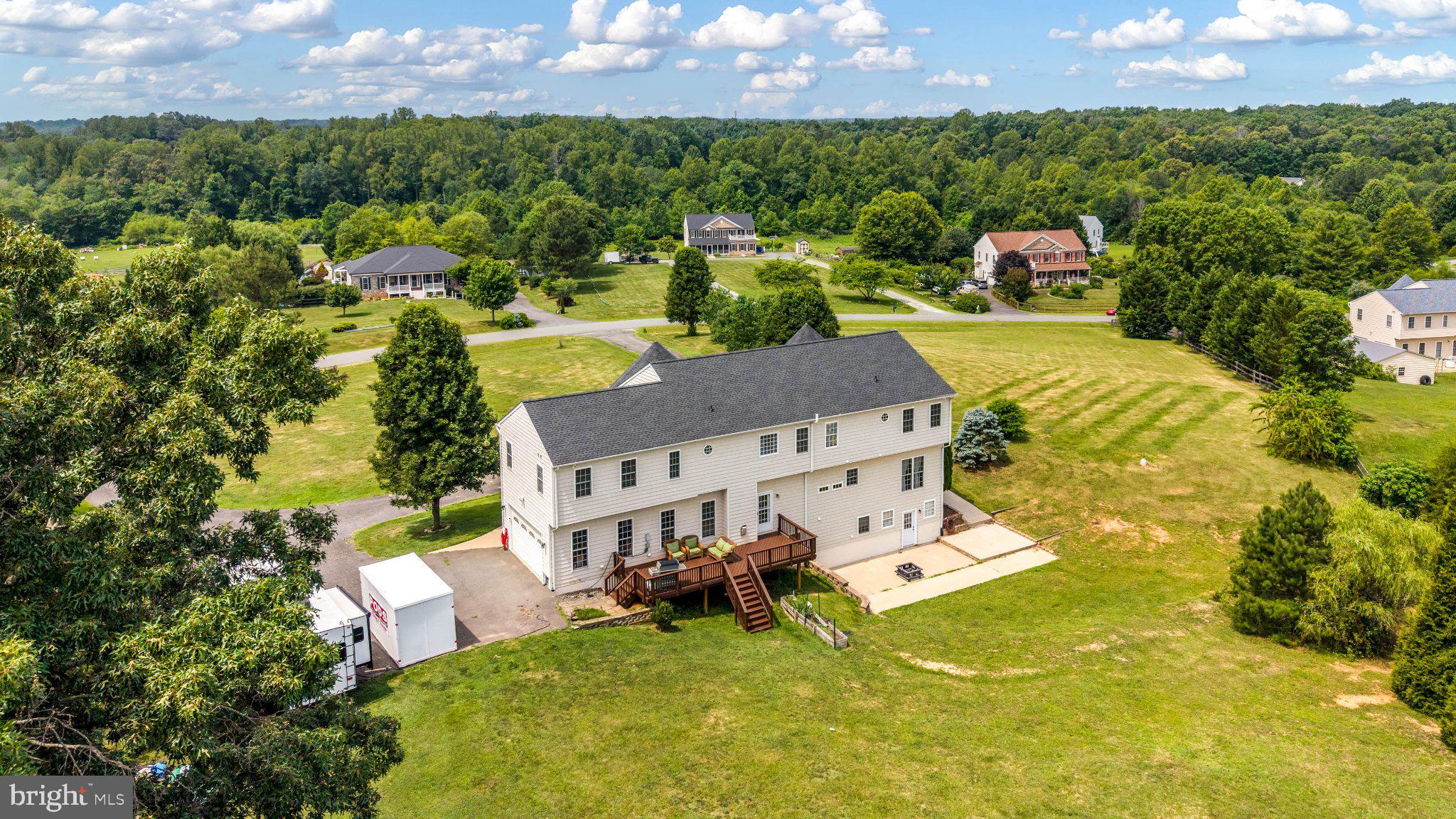 EQUESTRIAN ESTATES - Residential