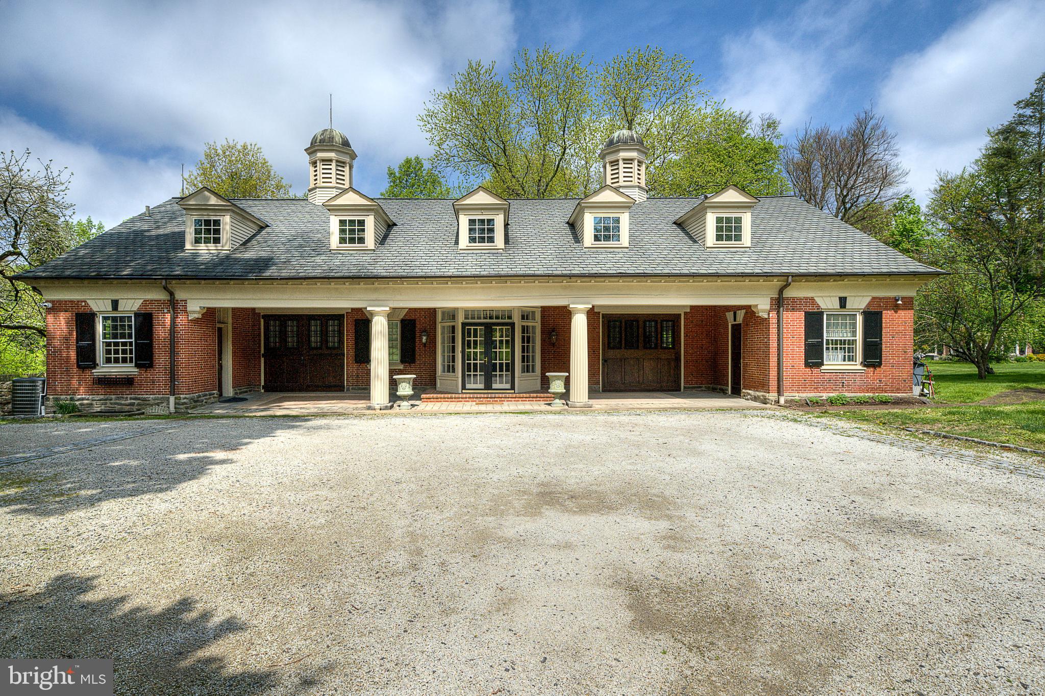 CHESTNUT HILL - Residential