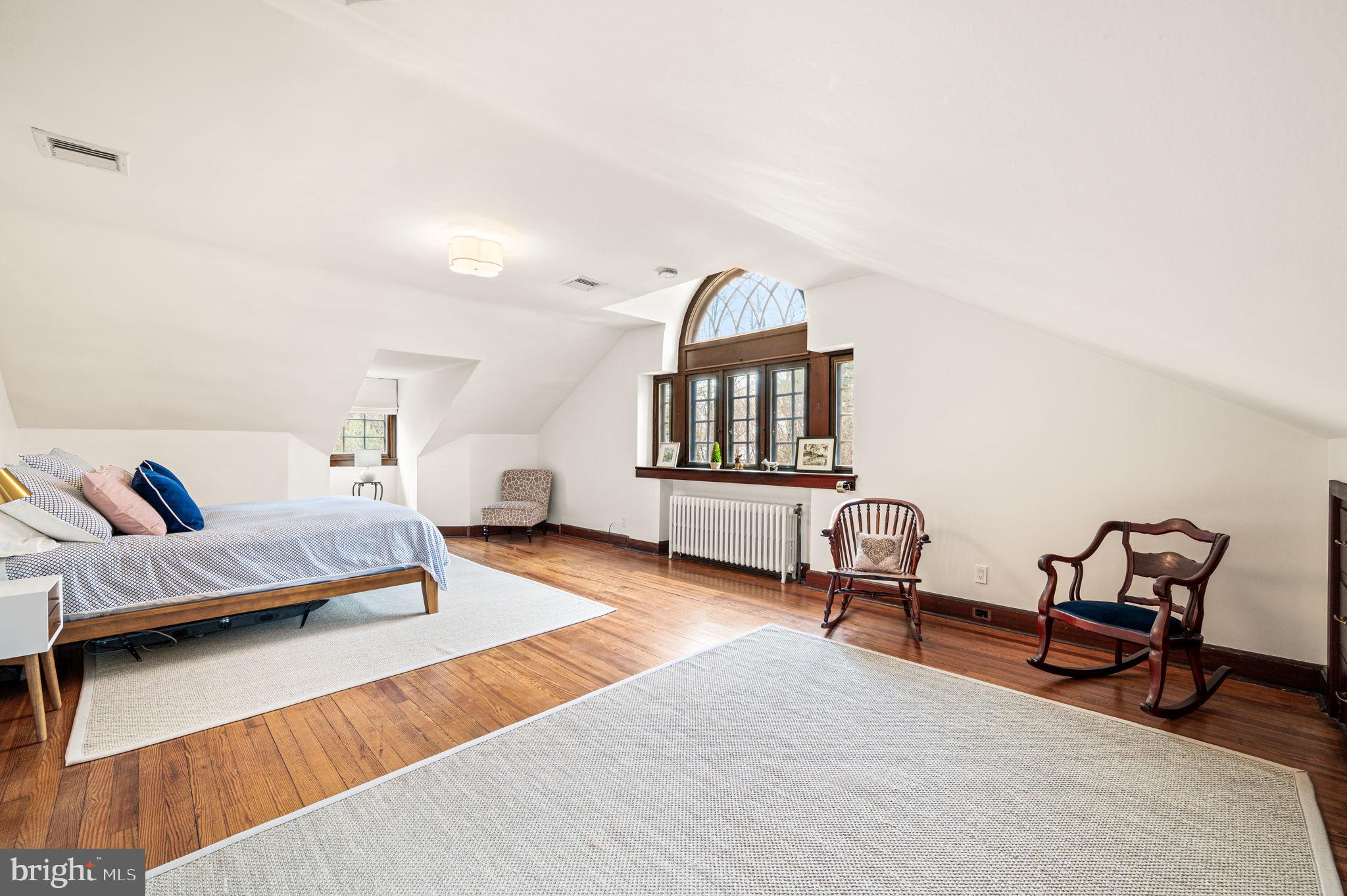 CHESTNUT HILL - Residential