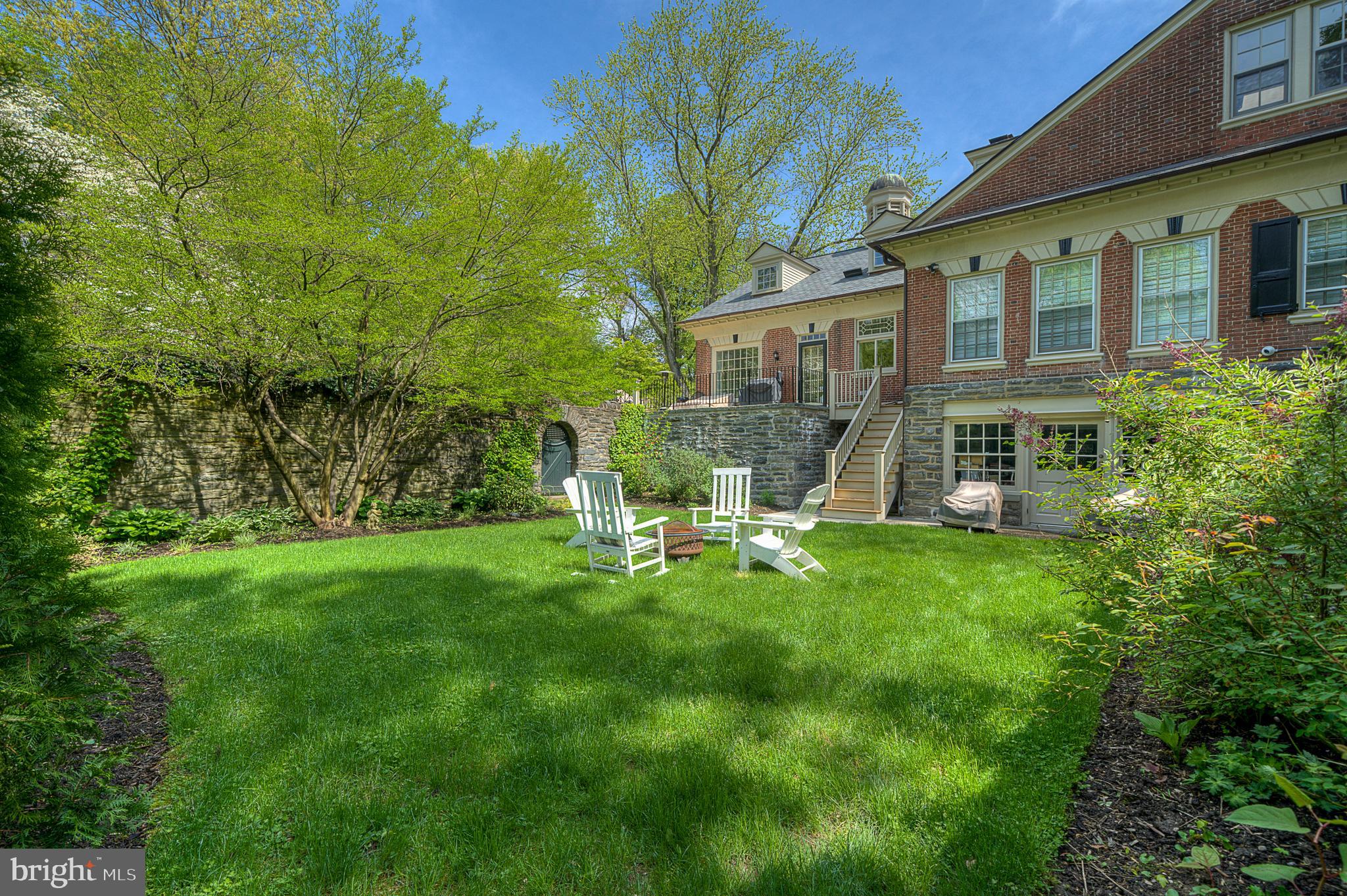CHESTNUT HILL - Residential