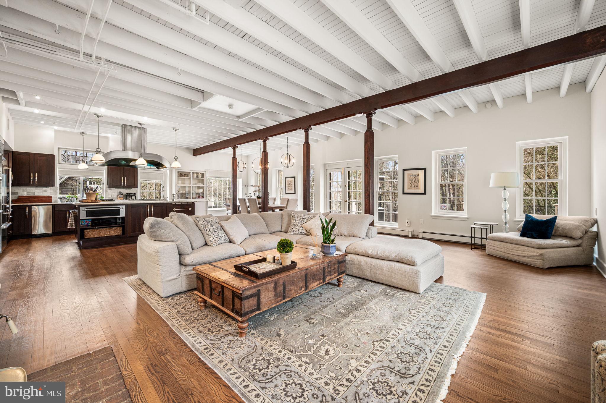 CHESTNUT HILL - Residential