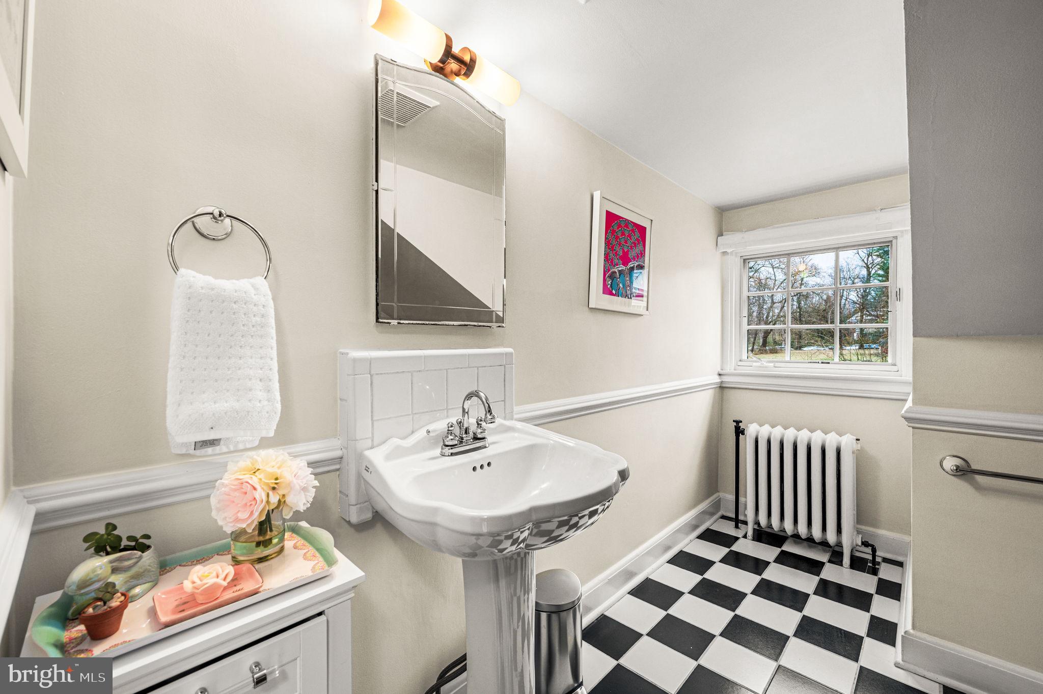 CHESTNUT HILL - Residential