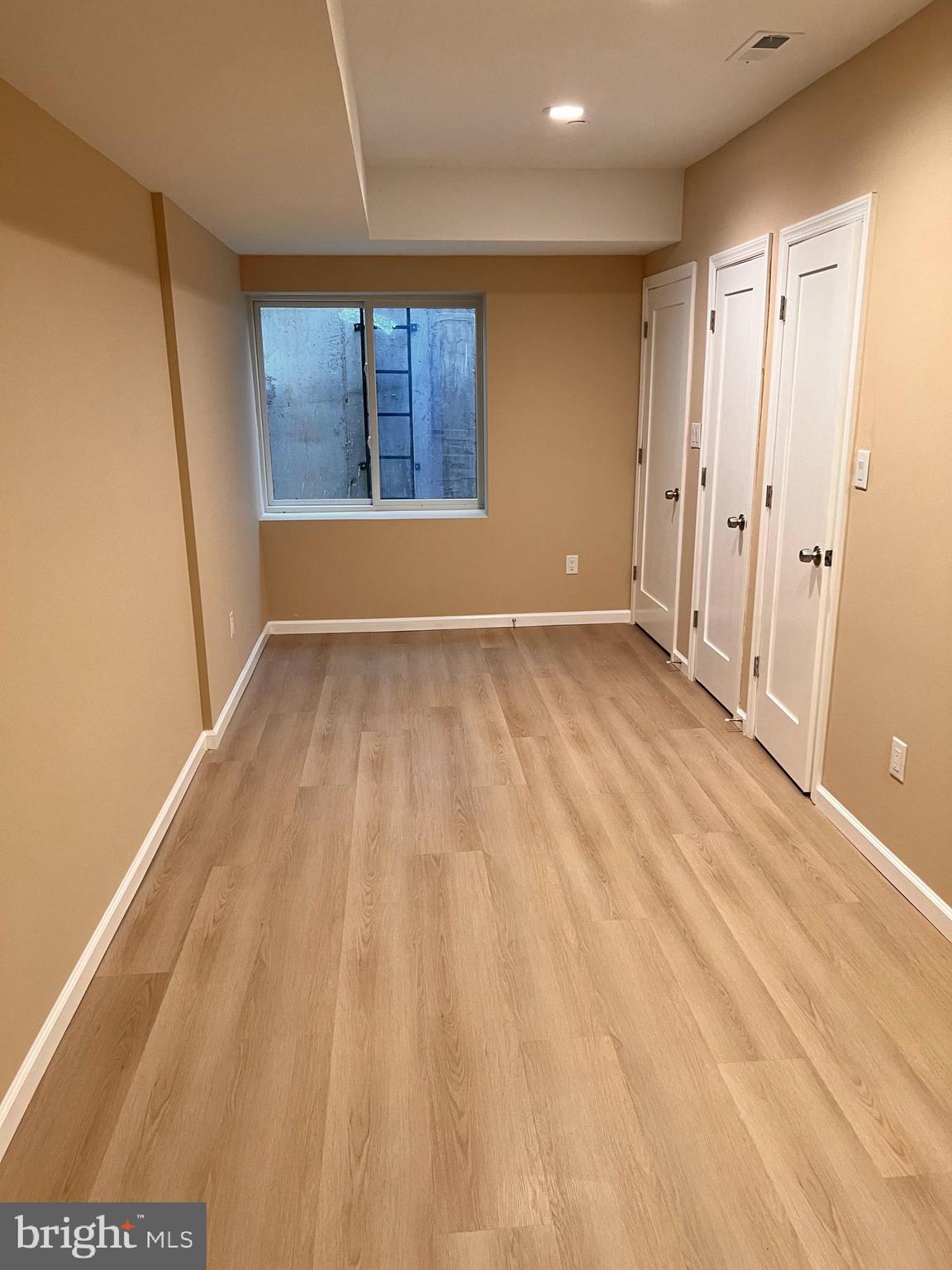 LUDLOW - Residential