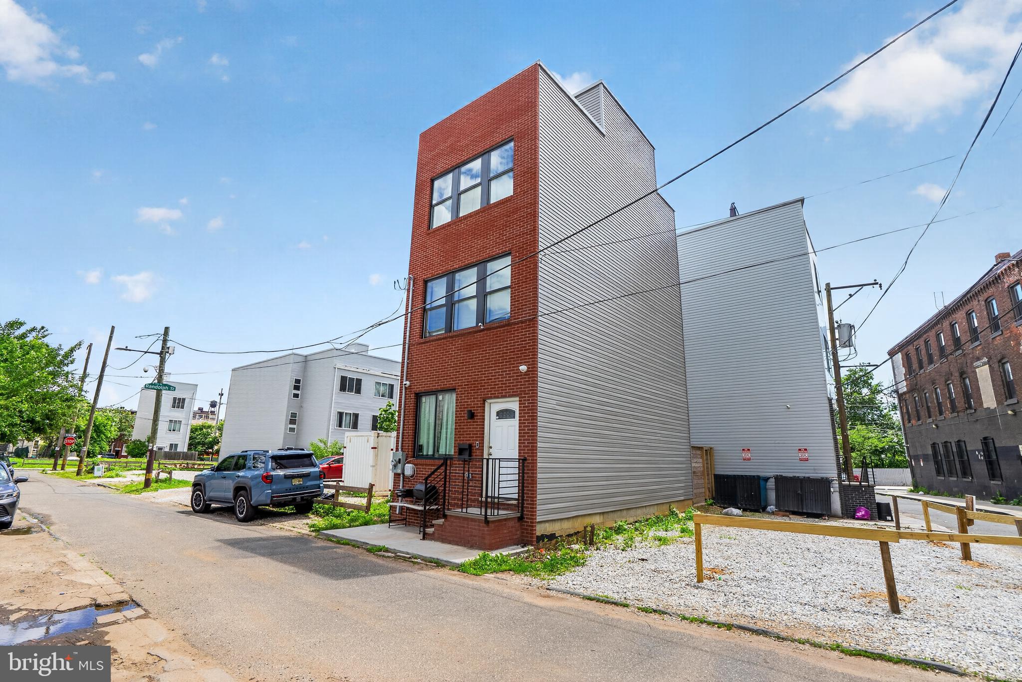 LUDLOW - Residential