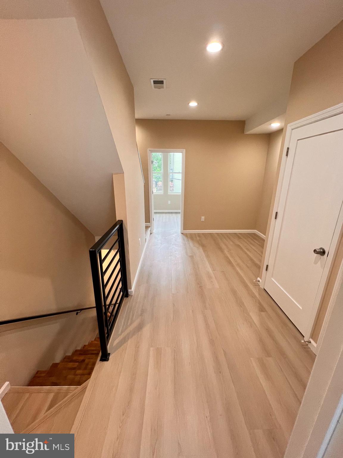 LUDLOW - Residential