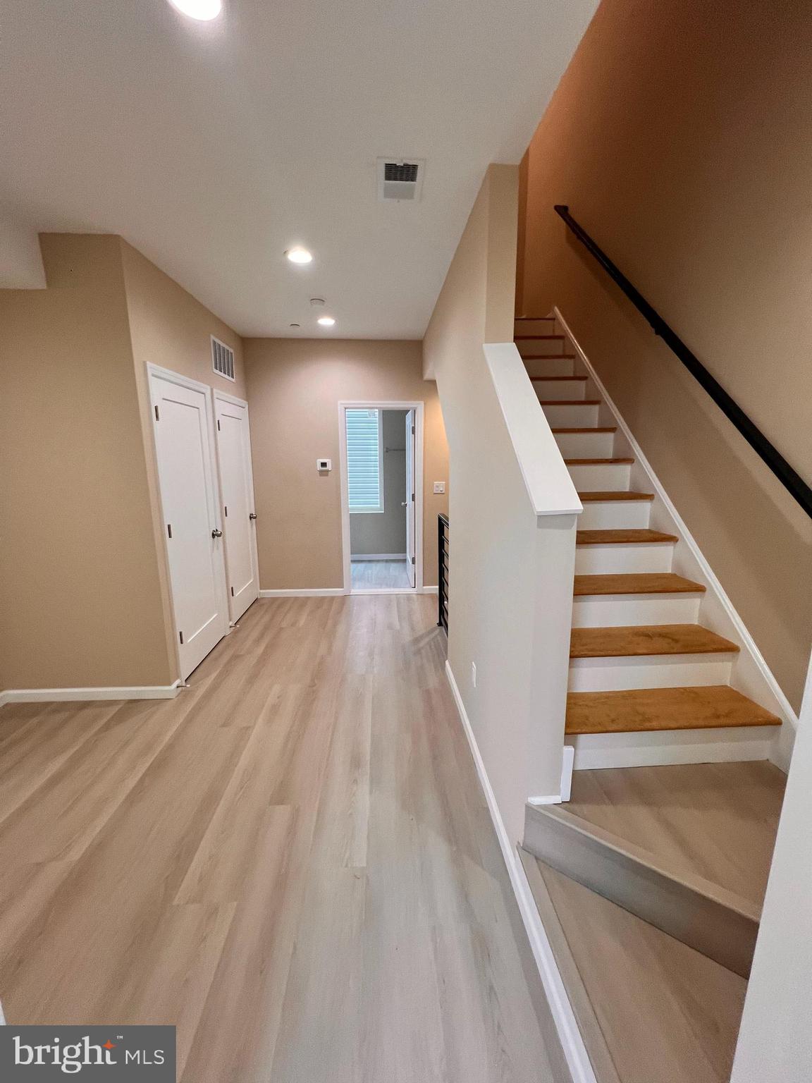 LUDLOW - Residential