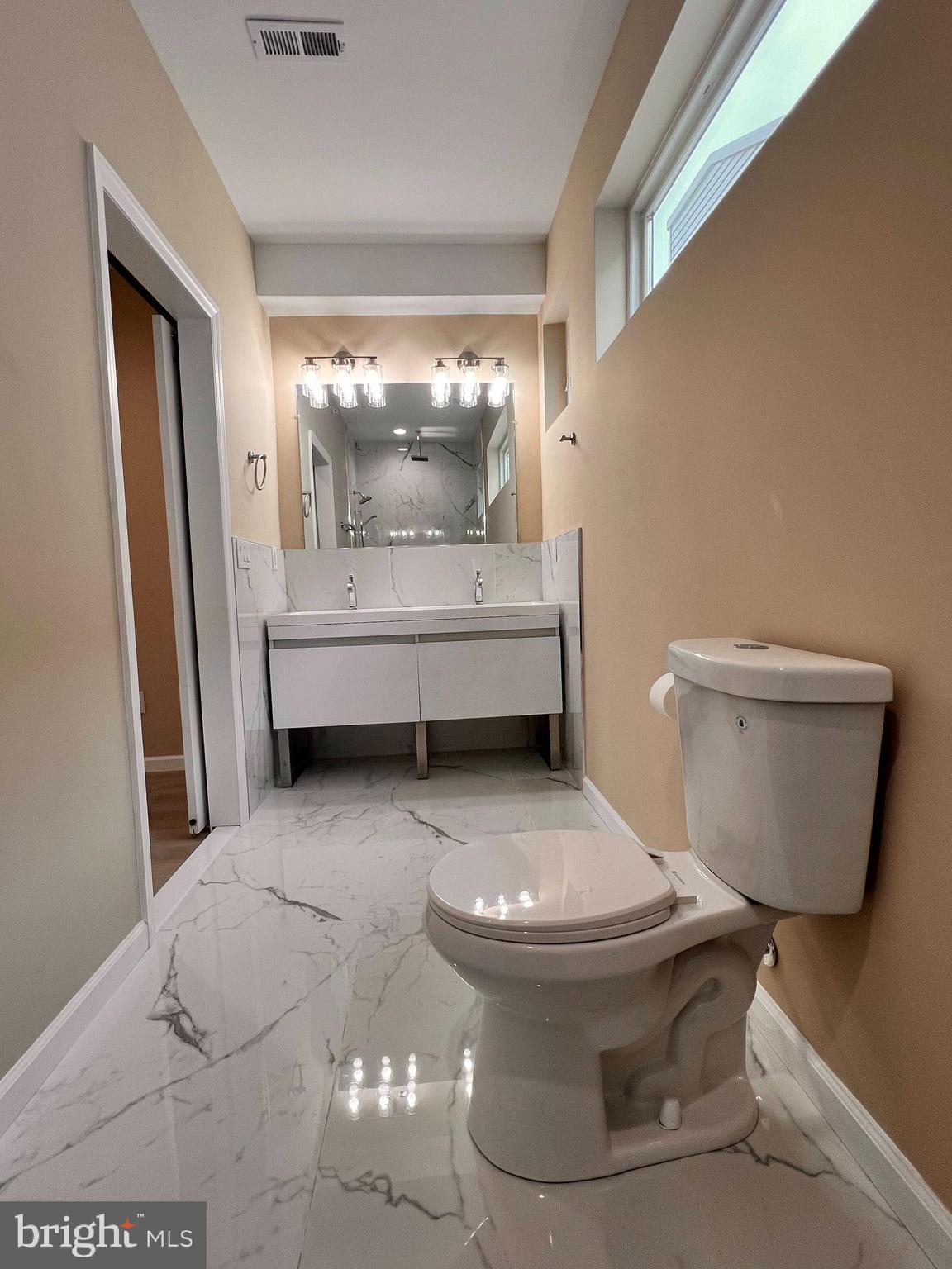LUDLOW - Residential