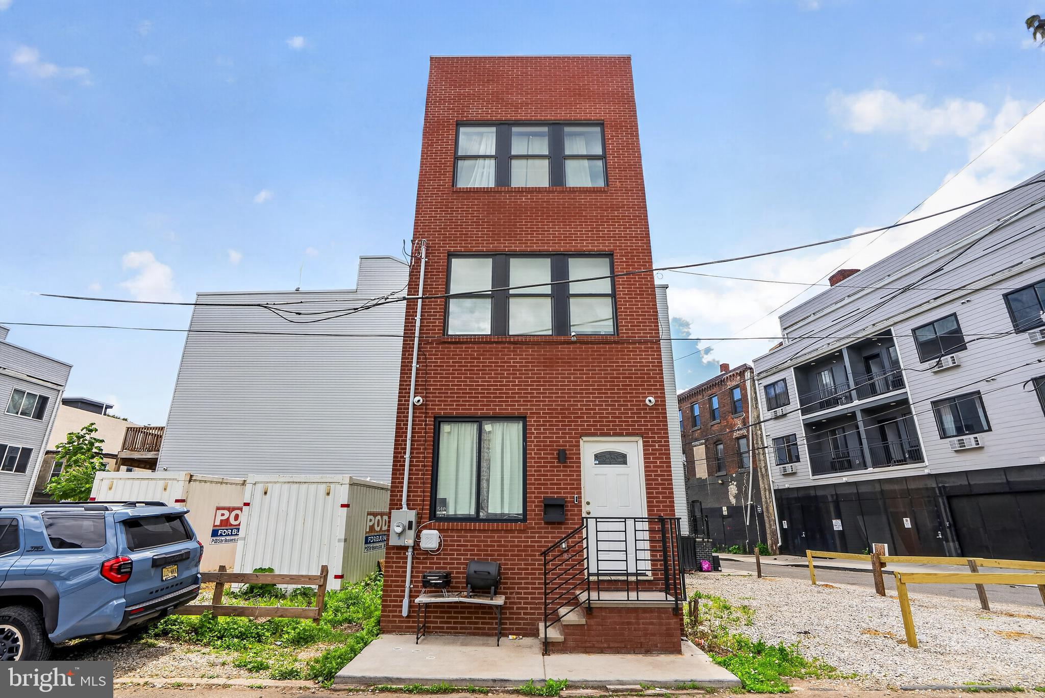 LUDLOW - Residential