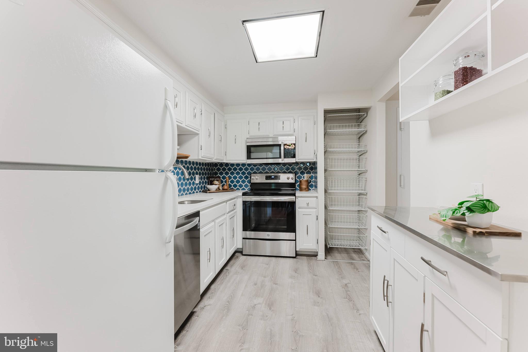 COLONIES AT MCLEAN - Residential