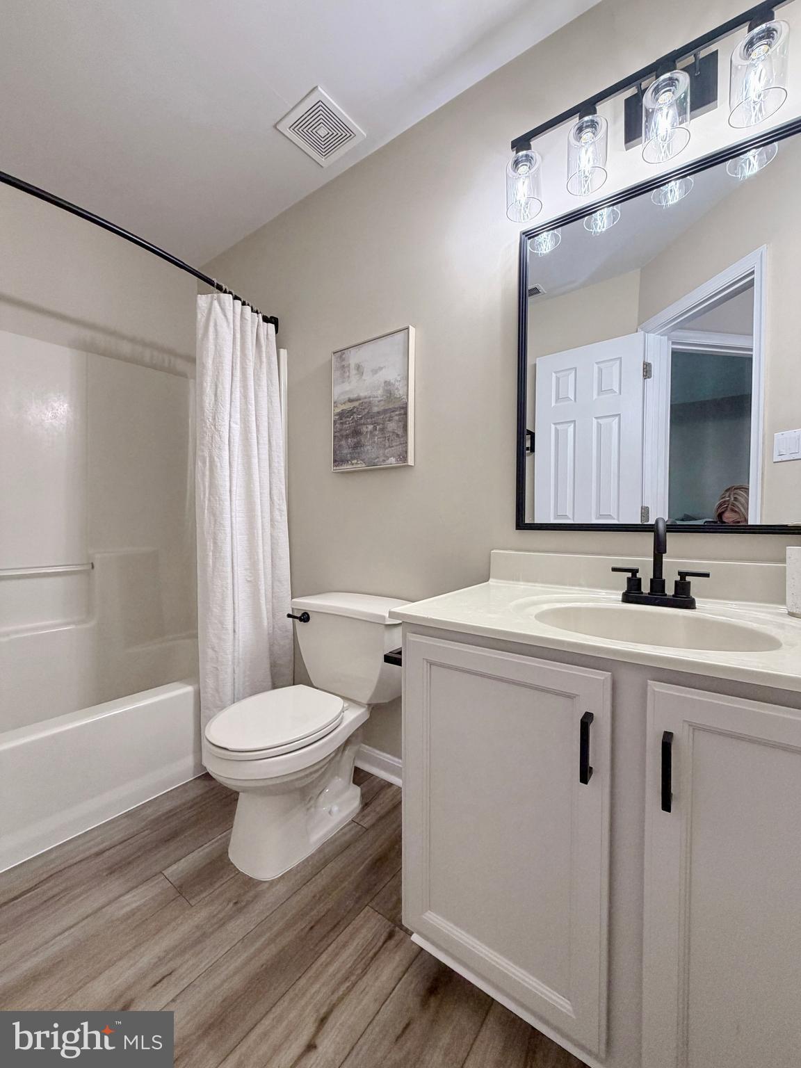 KINGS GRANT LA PLATA - Residential