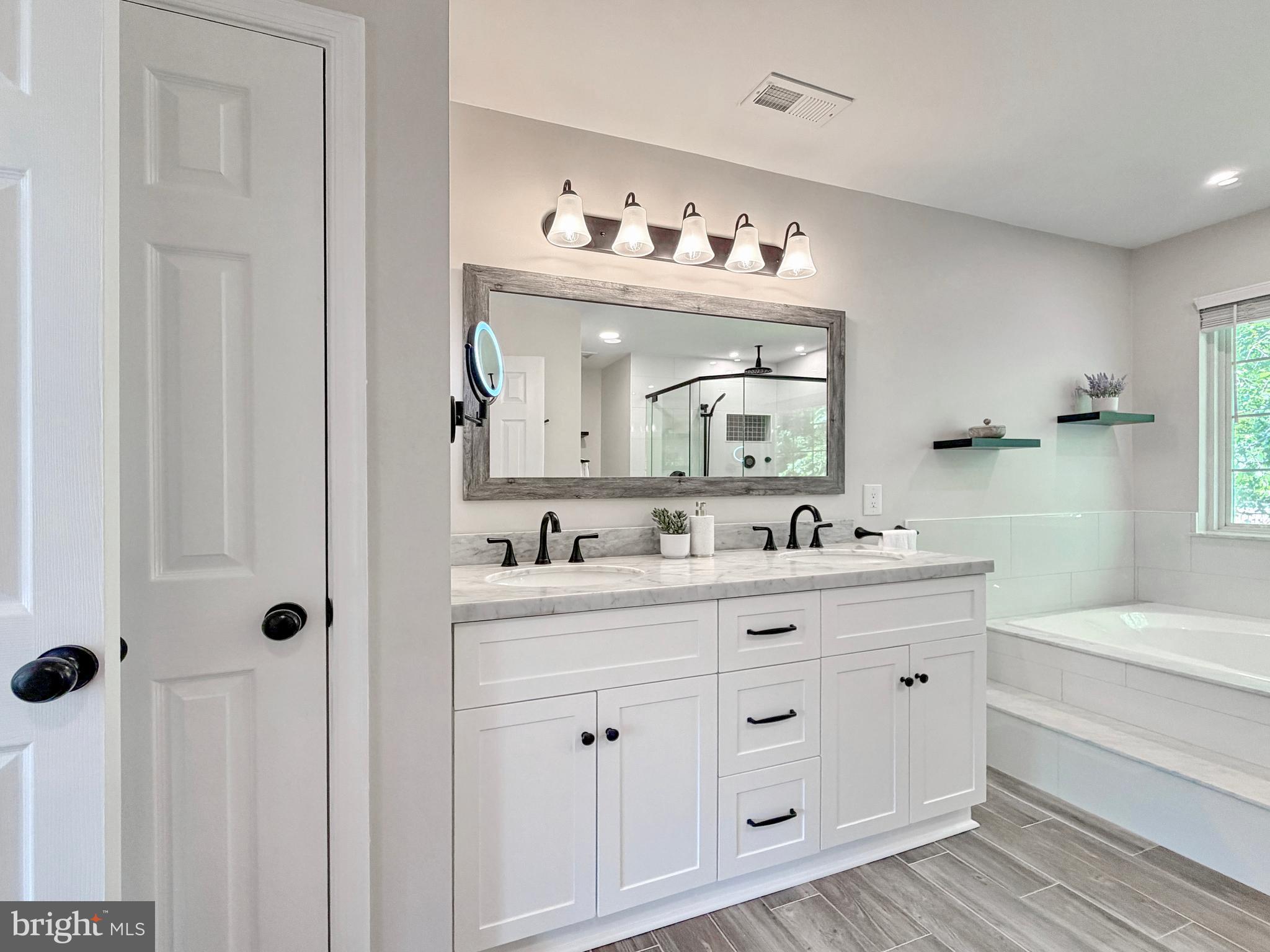 KINGS GRANT LA PLATA - Residential