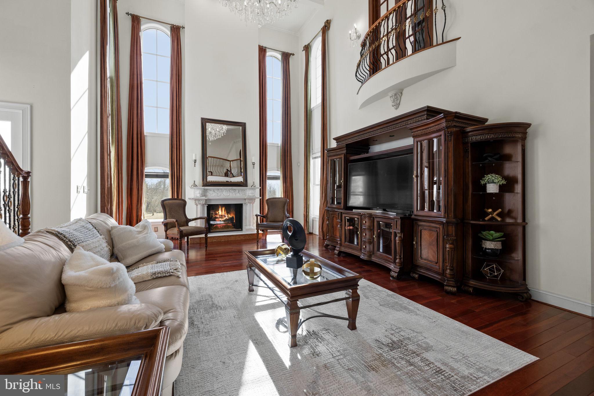 THE CHIMNEYS - Residential