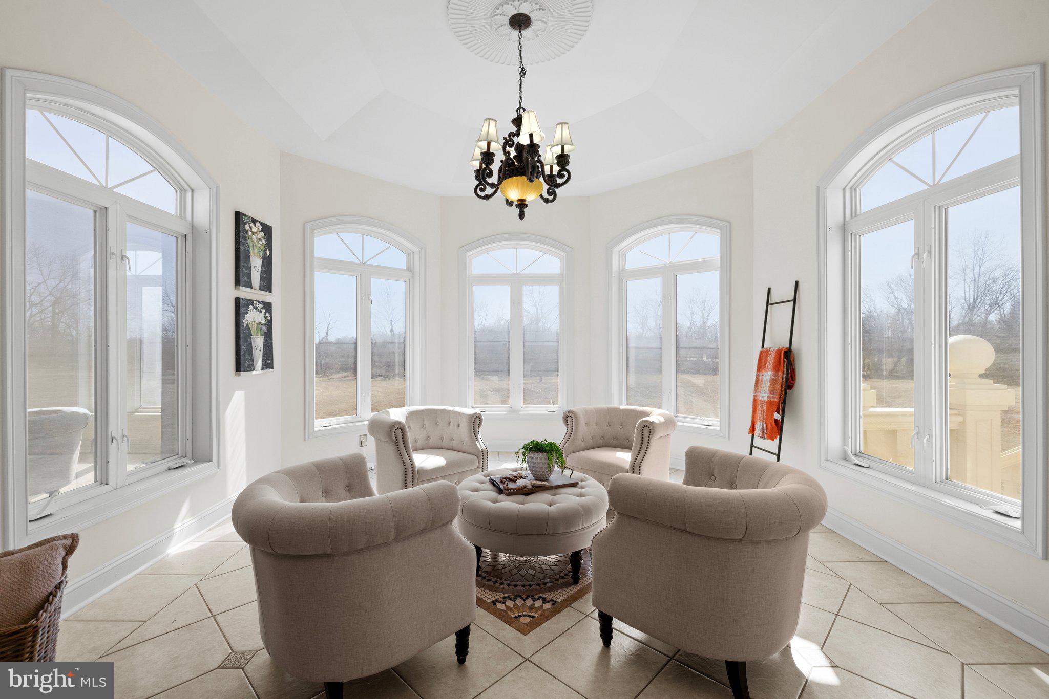 THE CHIMNEYS - Residential