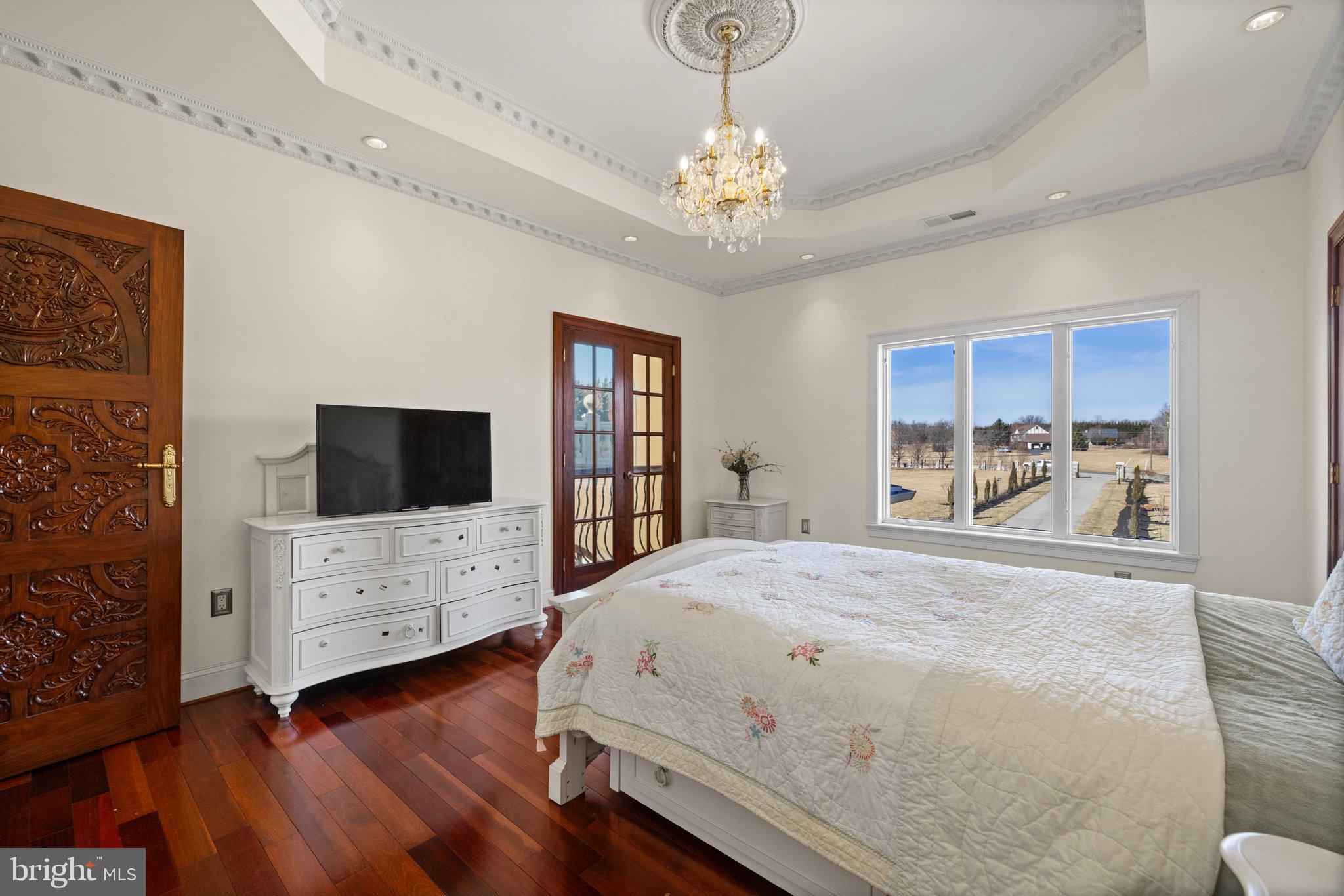 THE CHIMNEYS - Residential