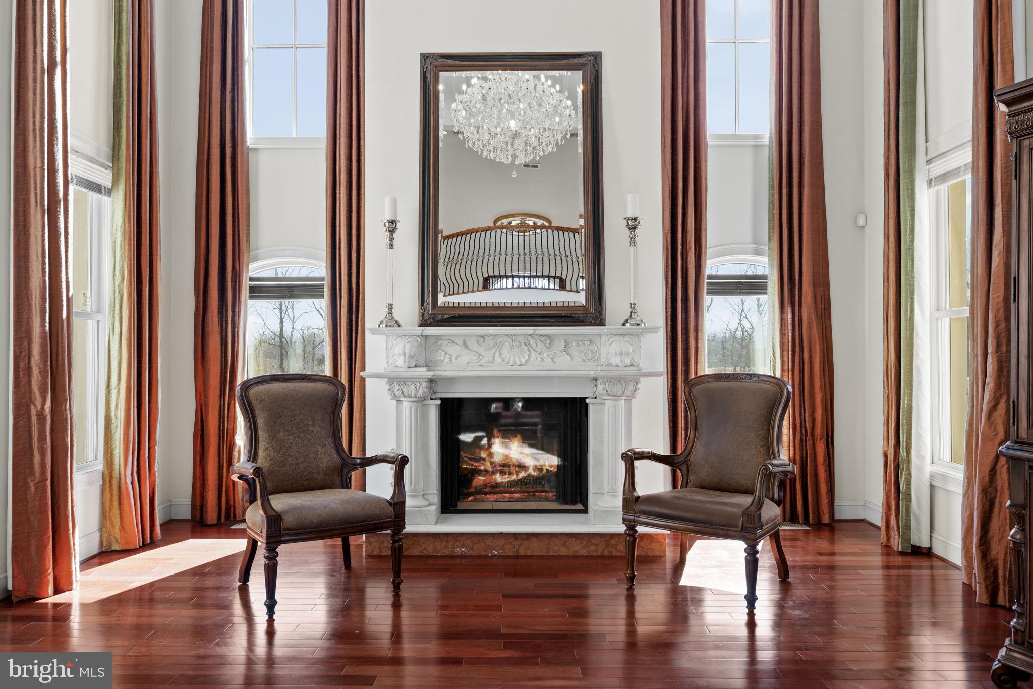 THE CHIMNEYS - Residential